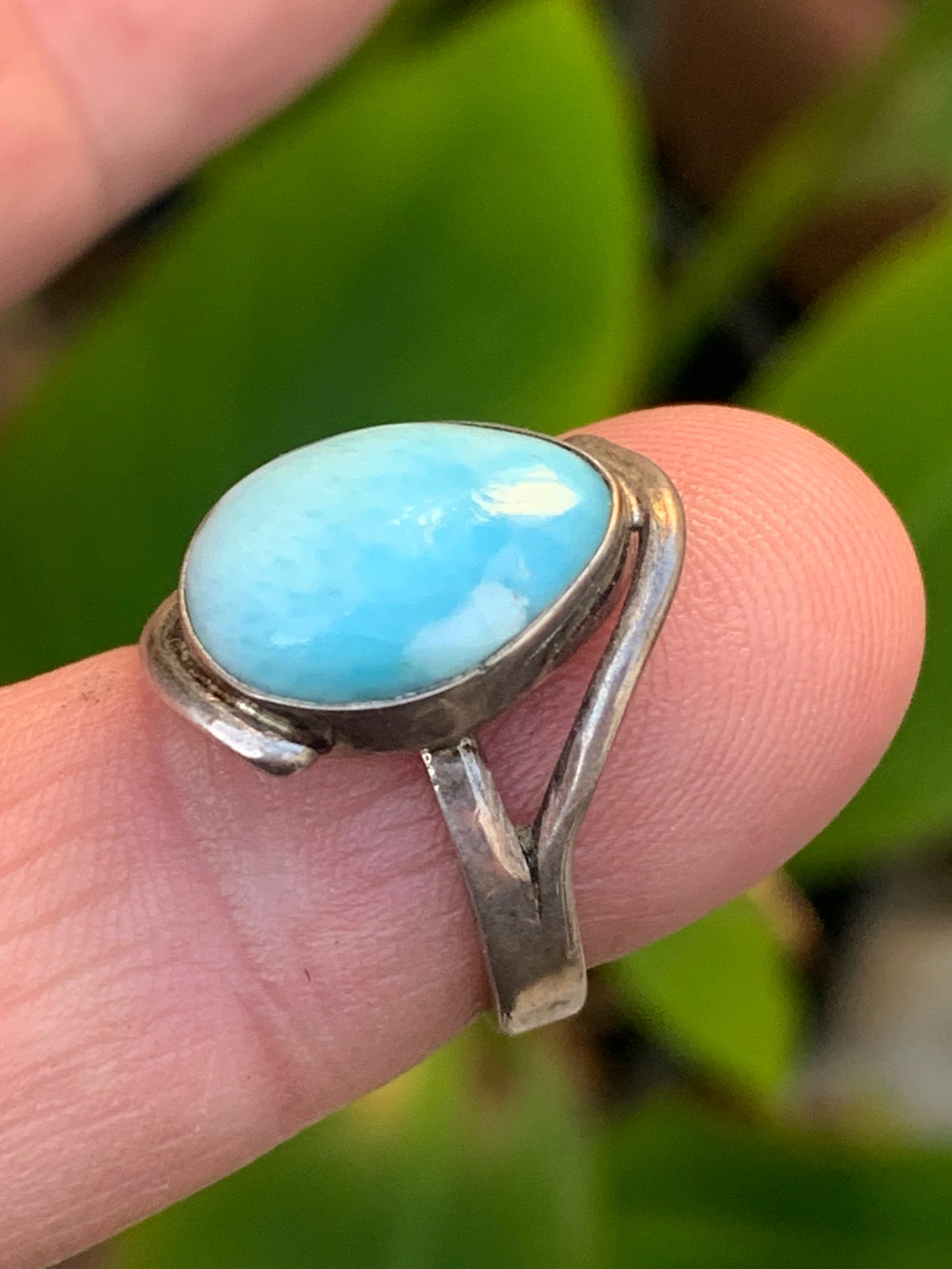 Élégante bague en Larimar, montée Argent 0.925, taille 50 Fr. Superbe pierre au bleu qui rappelle l'océan !