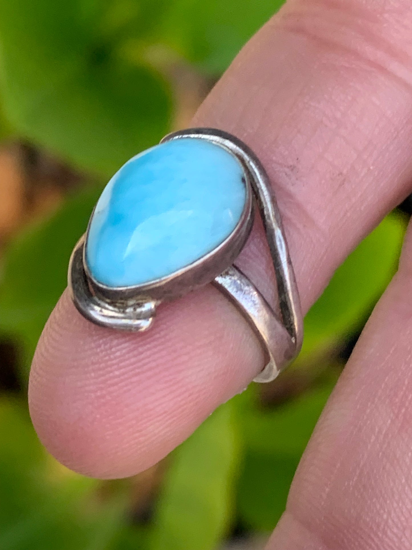 Élégante bague en Larimar, montée Argent 0.925, taille 50 Fr. Superbe pierre au bleu qui rappelle l'océan !