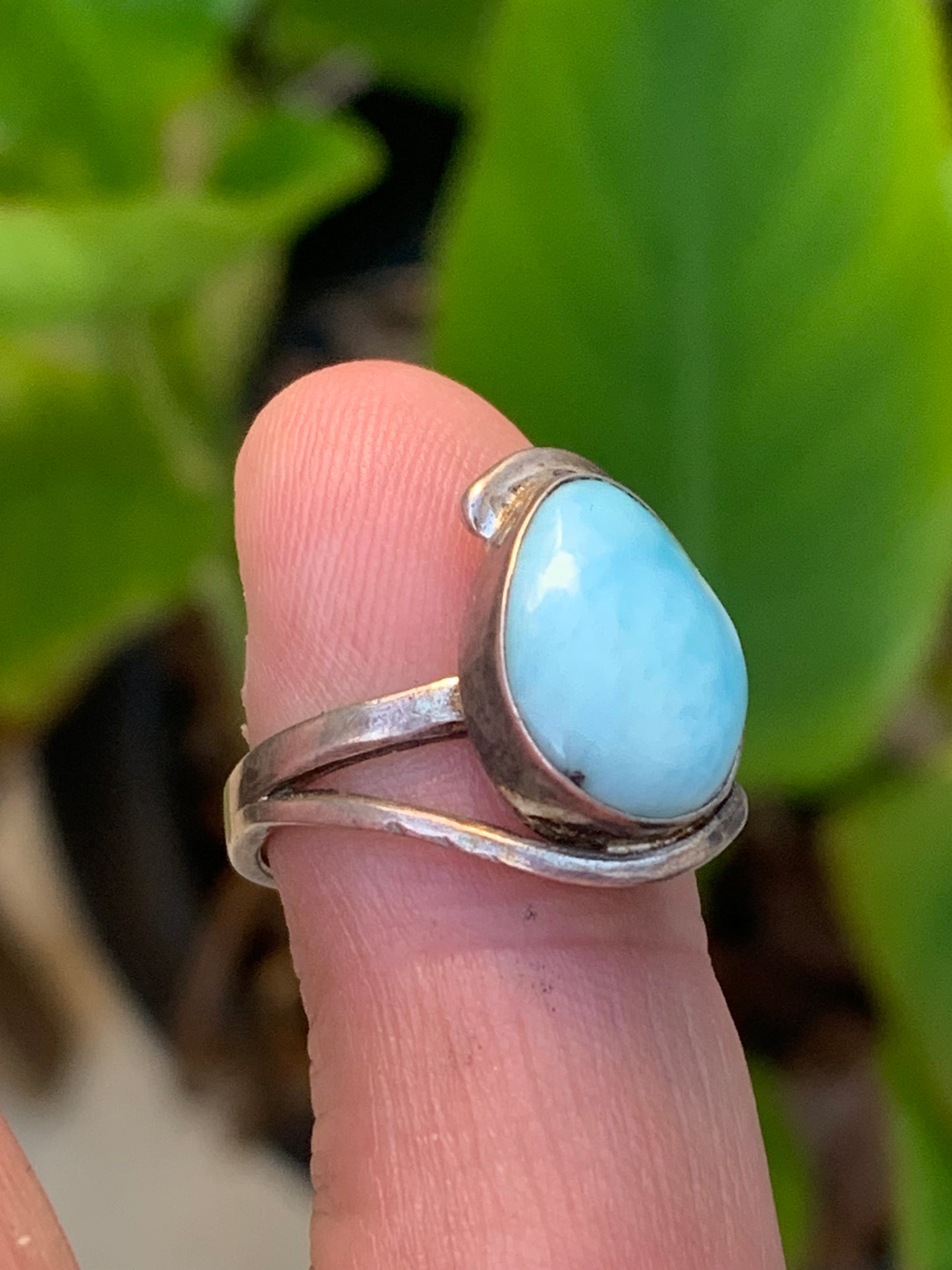 Élégante bague en Larimar, montée Argent 0.925, taille 50 Fr. Superbe pierre au bleu qui rappelle l'océan !