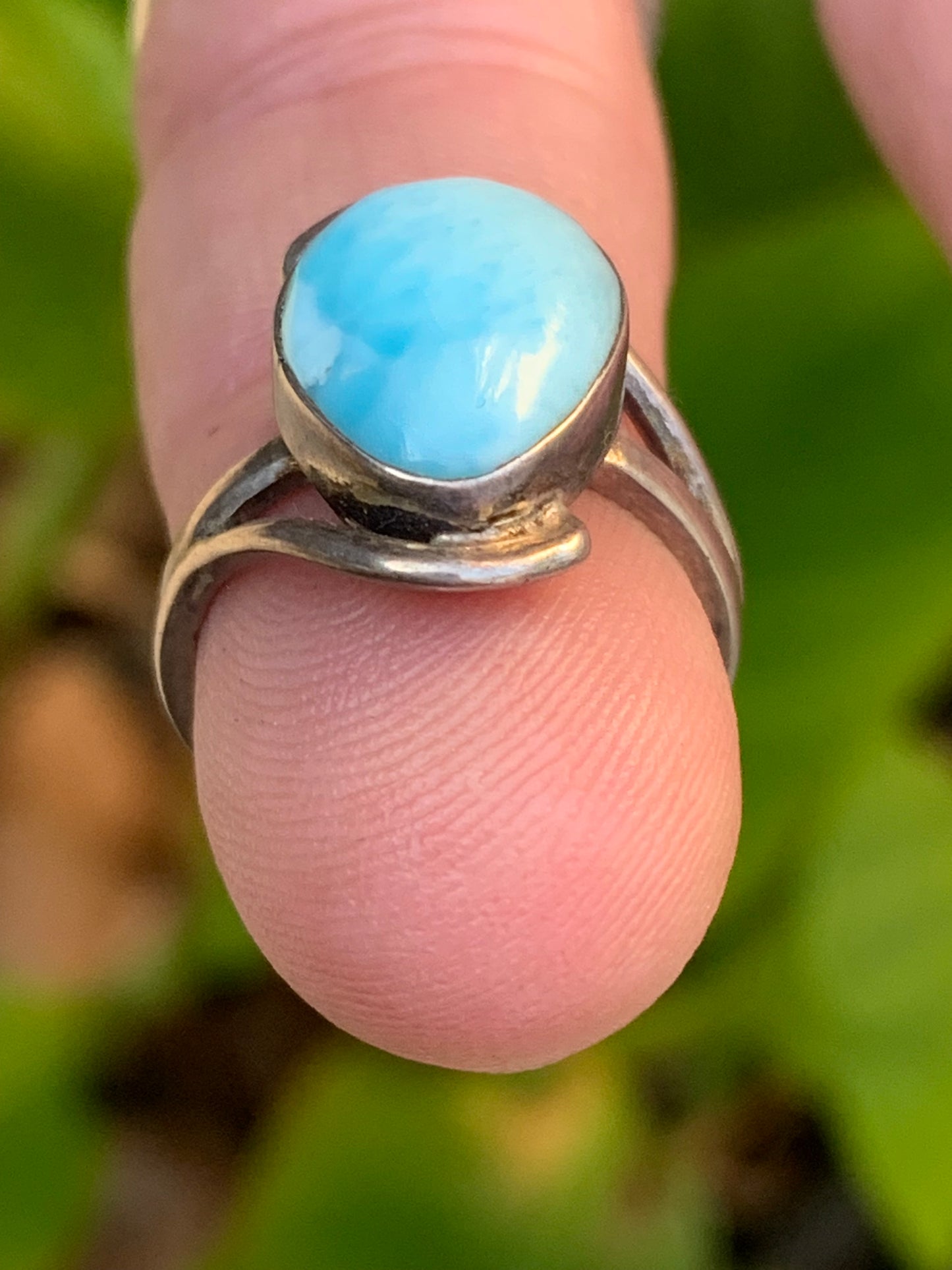 Élégante bague en Larimar, montée Argent 0.925, taille 50 Fr. Superbe pierre au bleu qui rappelle l'océan !