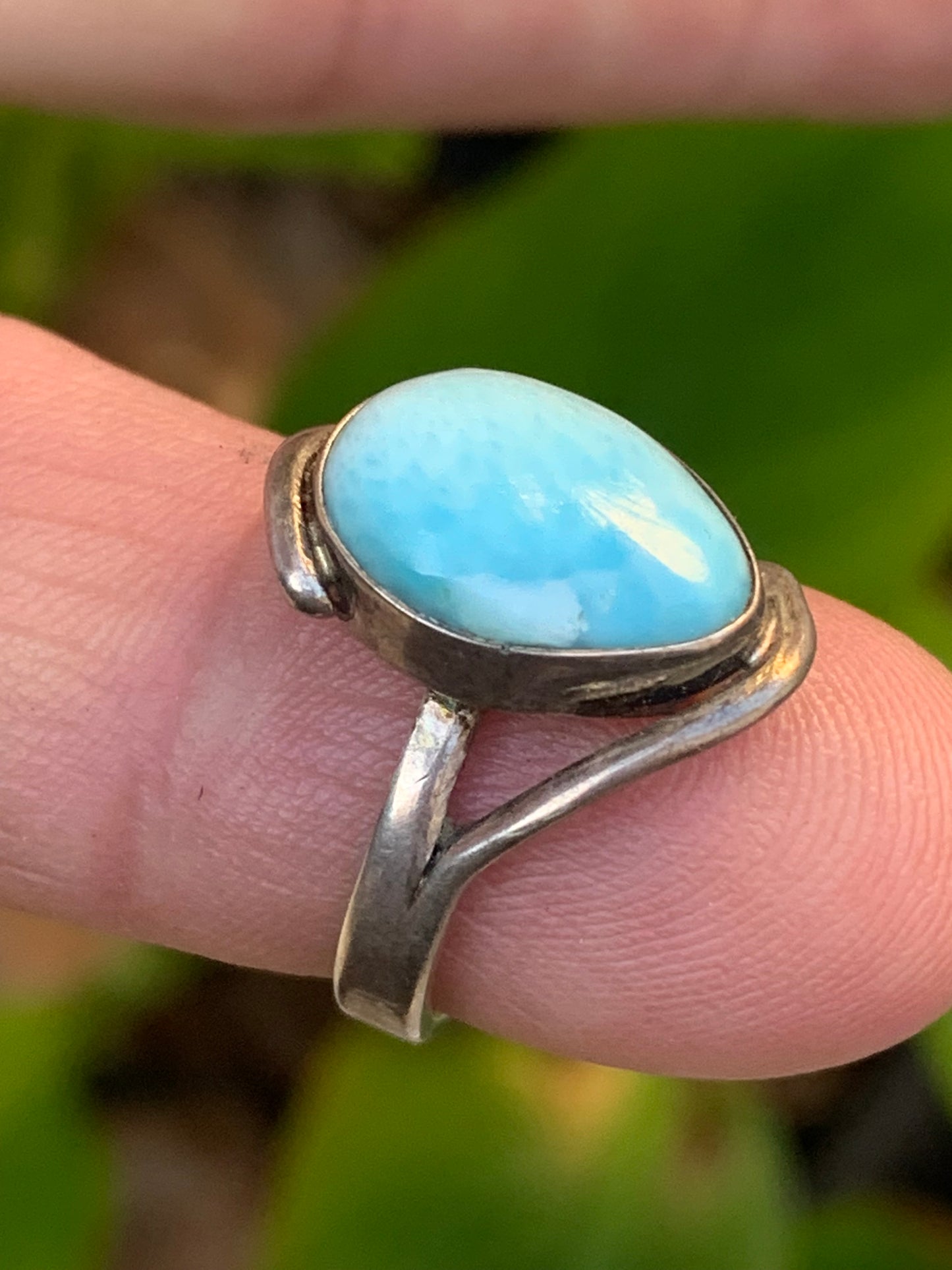 Élégante bague en Larimar, montée Argent 0.925, taille 50 Fr. Superbe pierre au bleu qui rappelle l'océan !