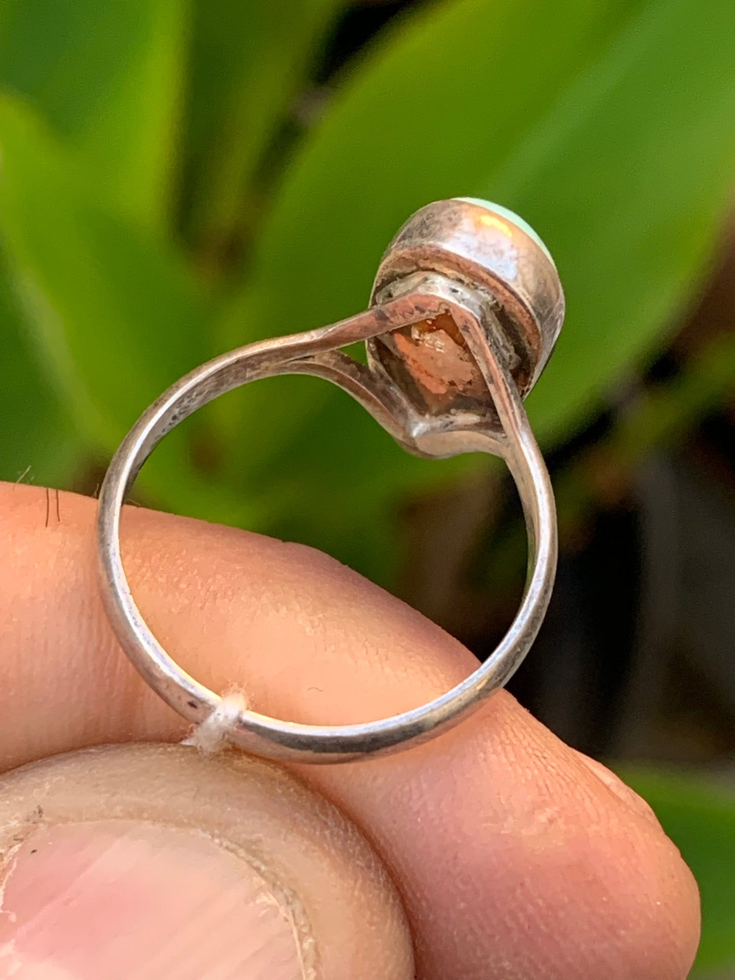 Très jolie bague en Larimar, montée Argent 0.925. Superbe pierre au bleu qui rappelle l'océan ! Très belle réalisation ! Taille 56 Fr