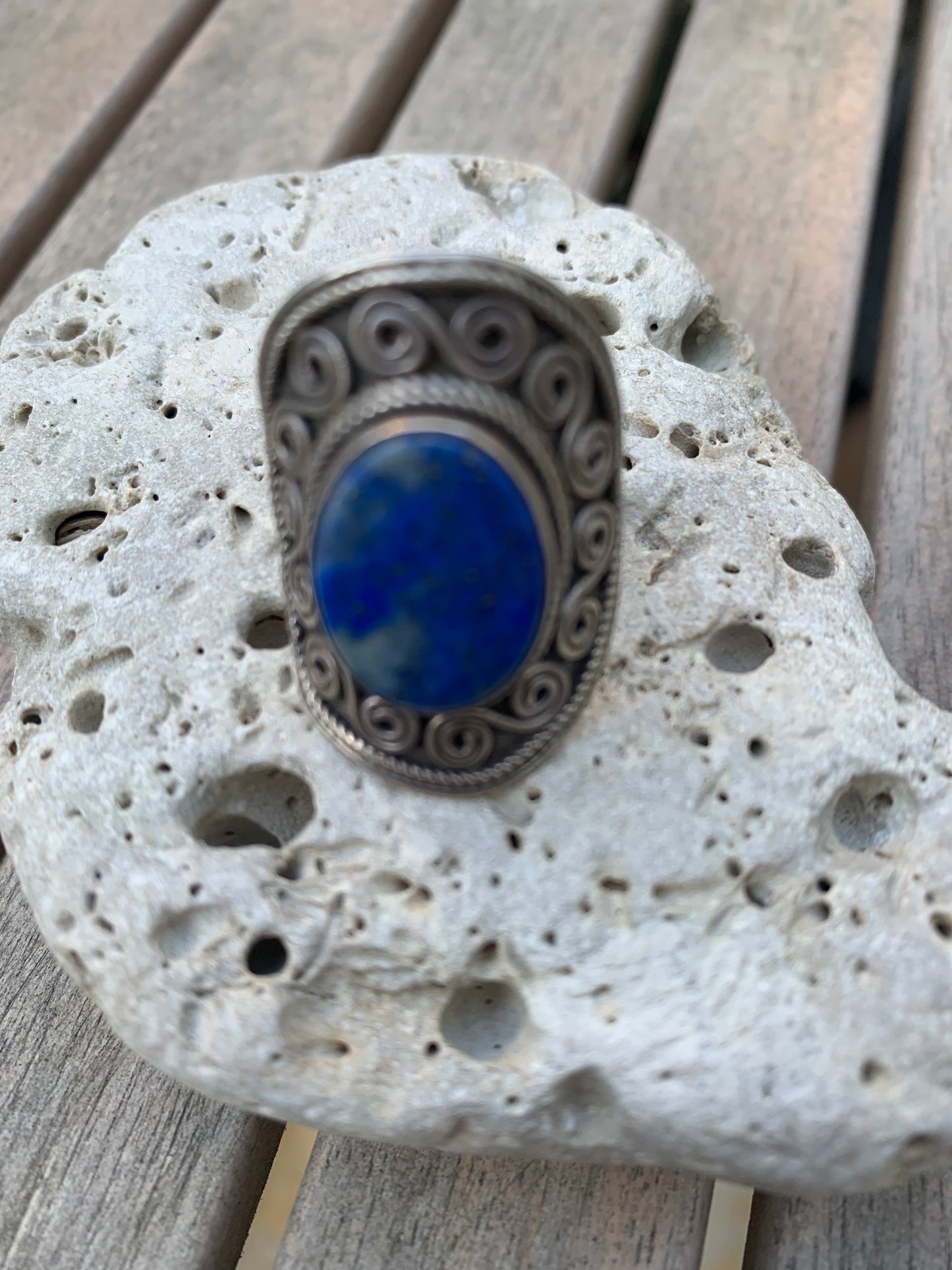 Bague en Lapis lazuli, faîte en Argent 0.925, taille 59 Fr. Superbe pierre au bleu royal !