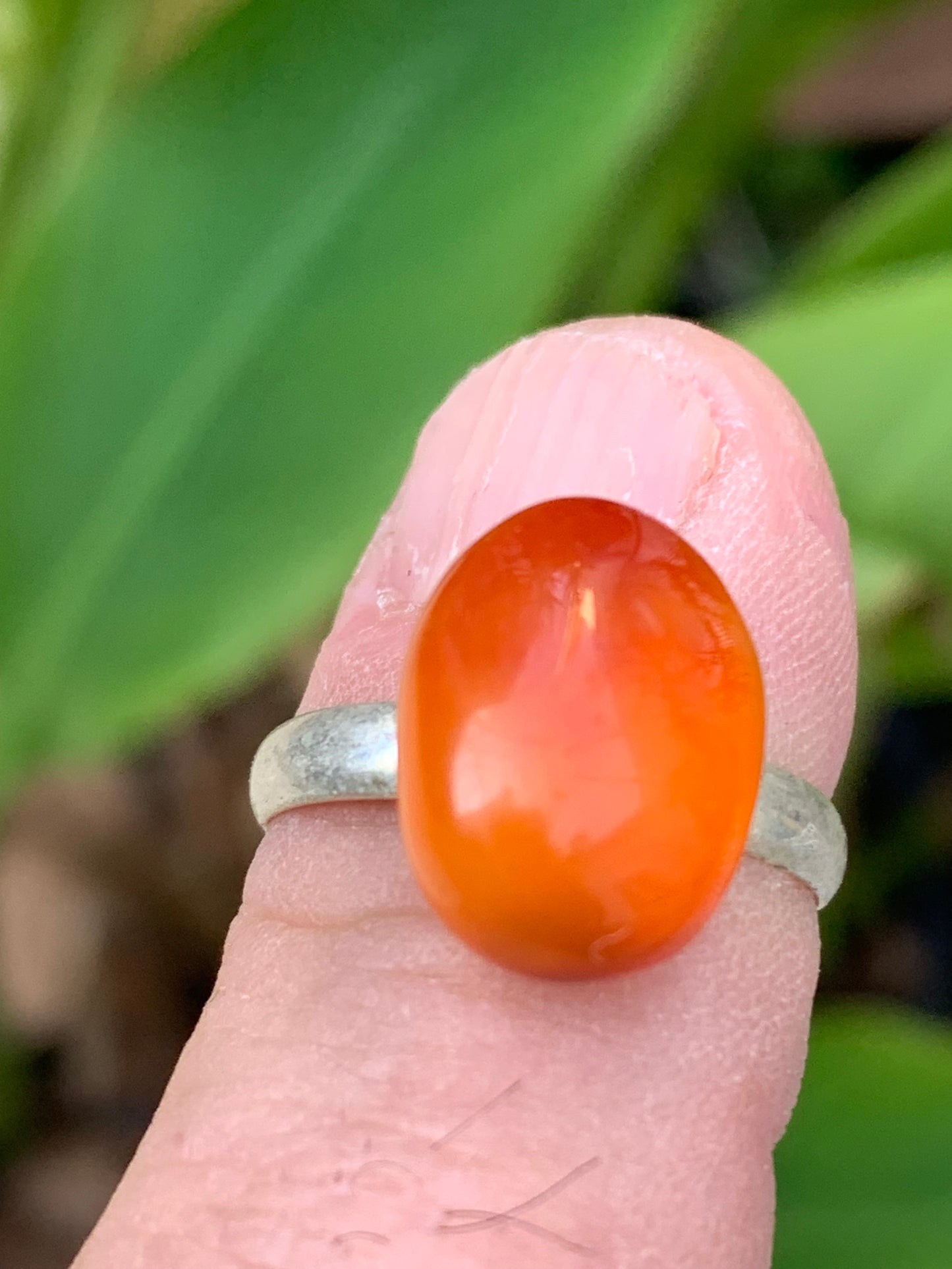 Bague réglable en cornaline, pièce brute et naturelle, cabochon en pierre collée sur anneau pré-montée en laiton argenté !