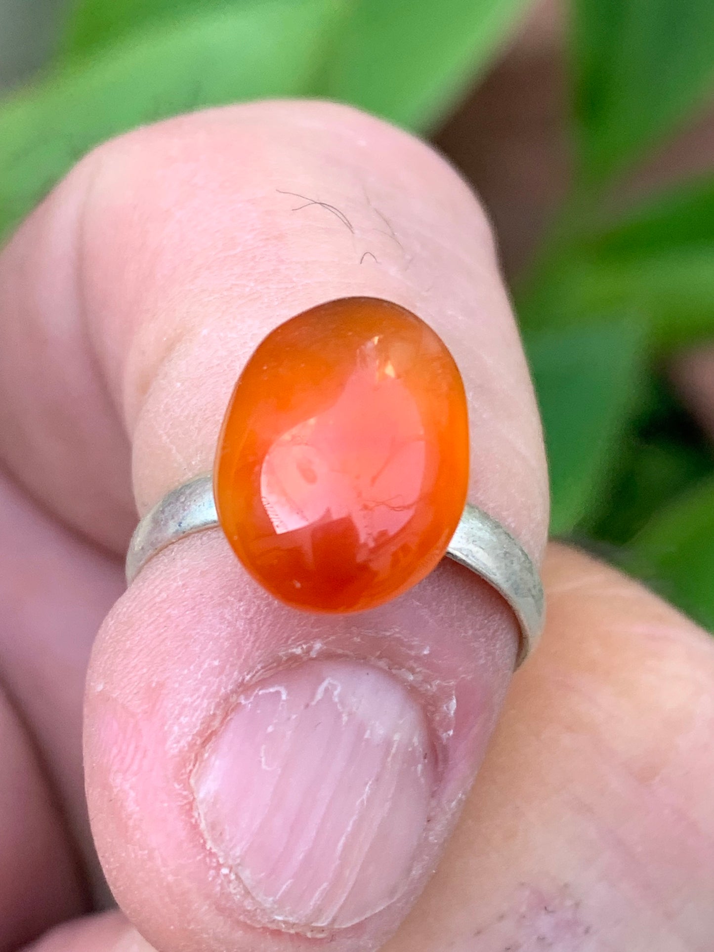 Bague réglable en cornaline, pièce brute et naturelle, cabochon en pierre collée sur anneau pré-montée en laiton argenté !