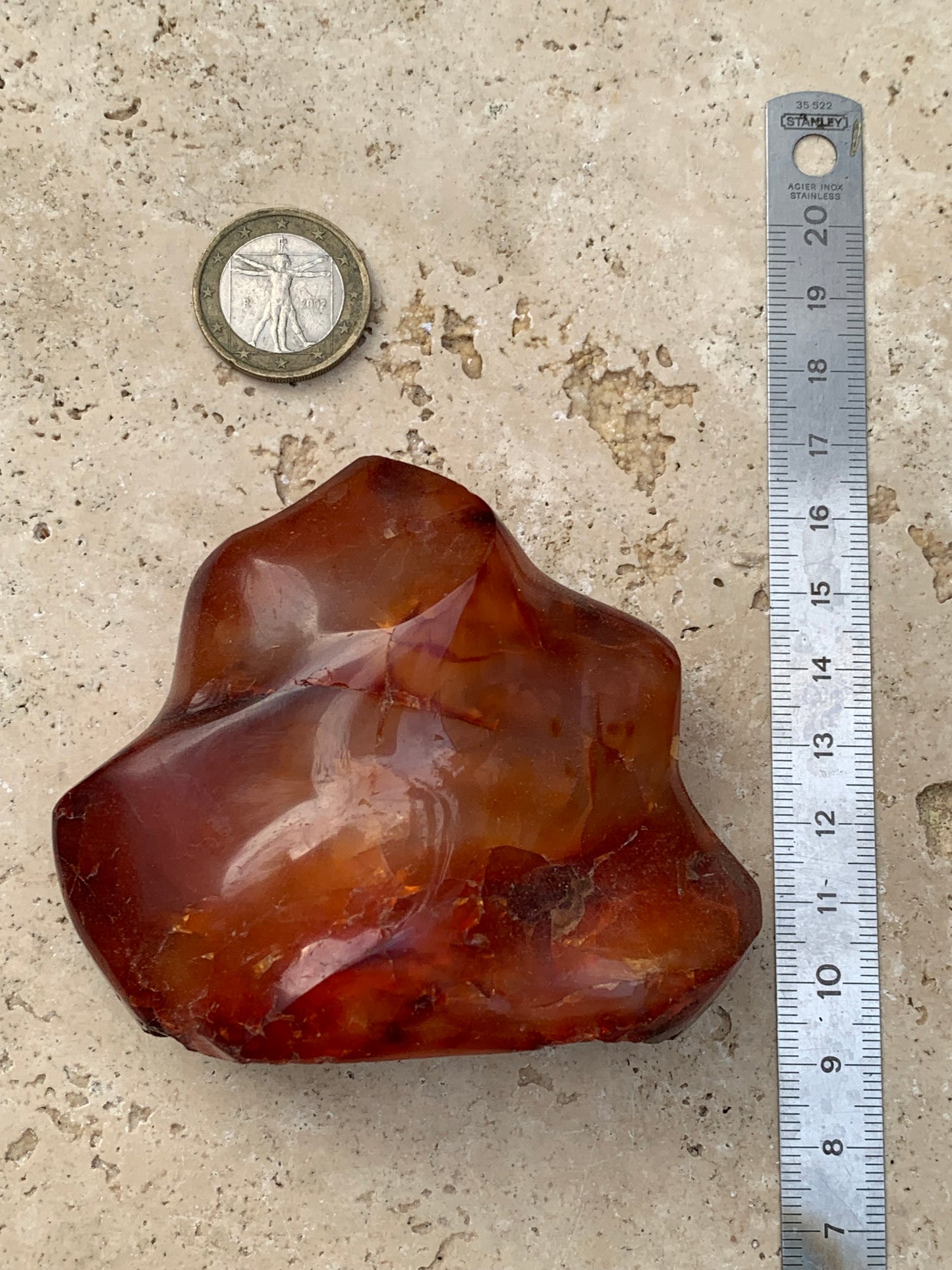 Cornaline, forme libre de 85 x 72 x 37 millimètres - 236,2 grammes. Superbe qualité, parfait pour vos collections, expositions...