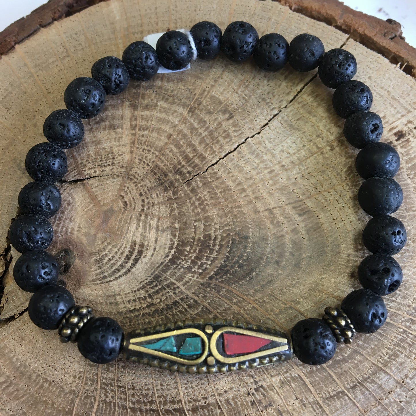 Bracelet, collection n°2, 'Perles d'Inde' avec pierre de lave de 8 mm. Disponible de 17 à 21 cm de long. Fait par Z° C° !