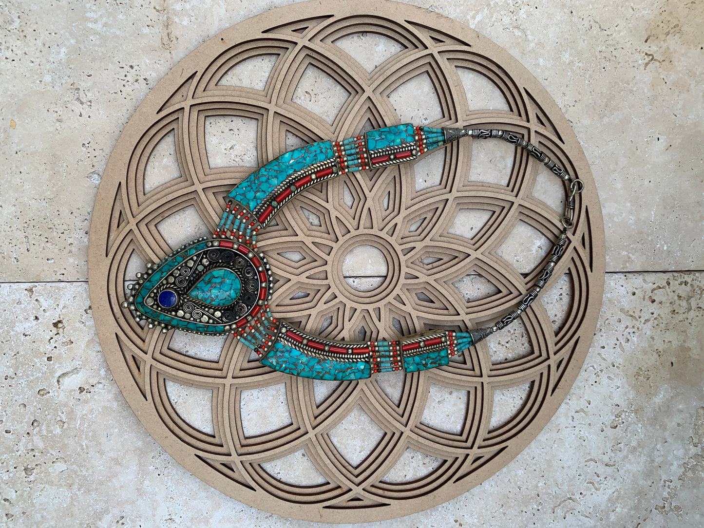 Plaque de rechargement/ décoration murale, en bois de 25 cm x 9, ornées du motif délicat de la fleur de vie !
