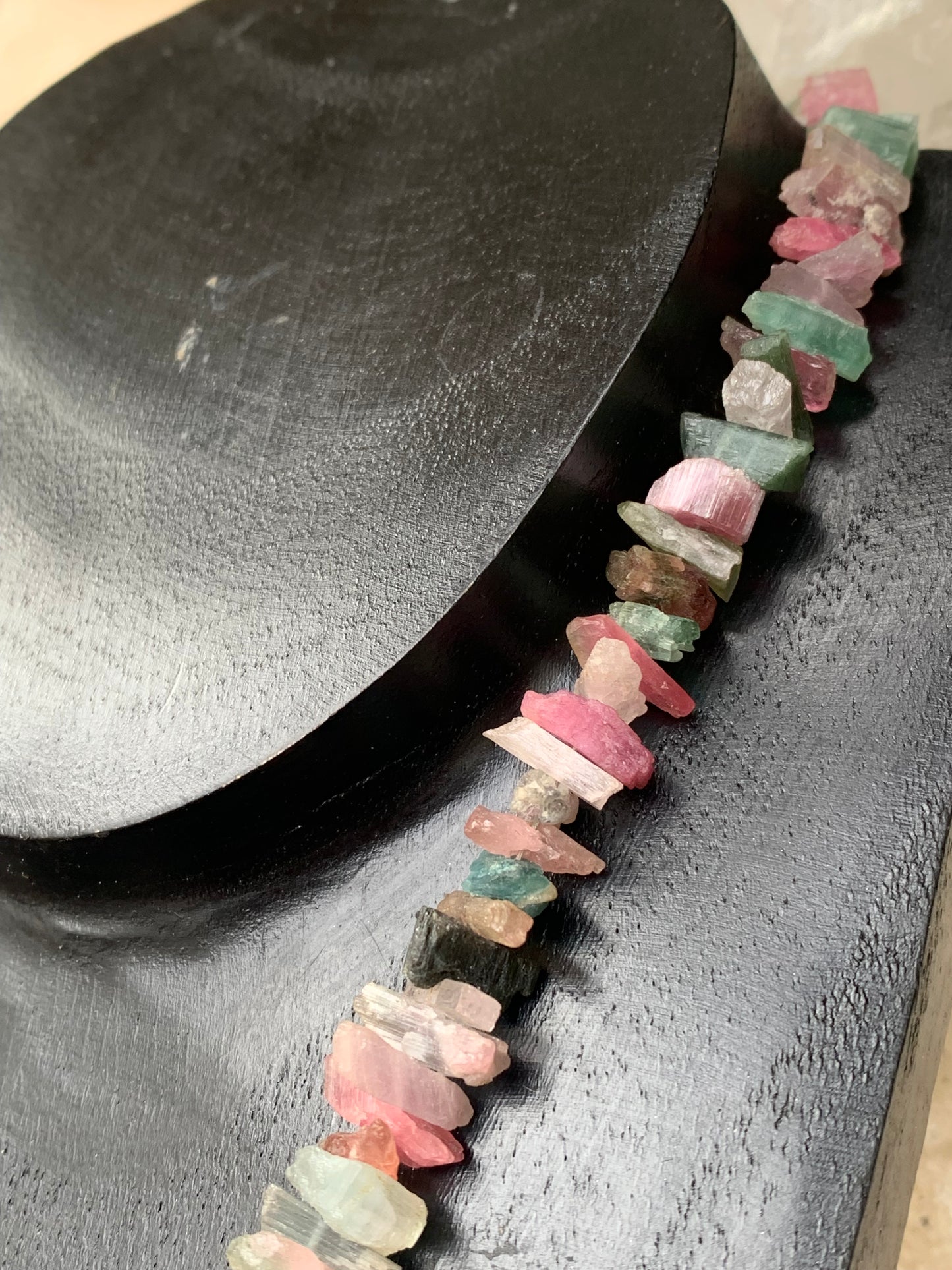 Bijoux d'exception, superbe collier en perle naturelle de tourmaline multicolore, 45 cm. Fait sur Argent par Zen C° ! Véritable œuvre d'art, chaque perle est un joyau !