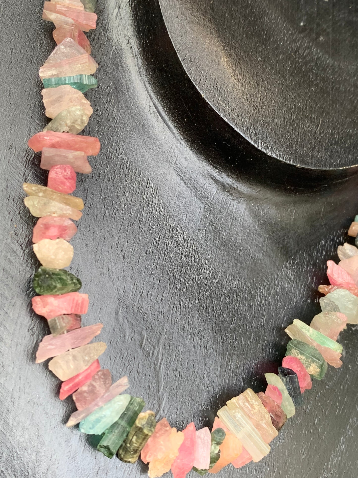 Bijoux d'exception, superbe collier en perle naturelle de tourmaline multicolore, 45 cm. Fait sur Argent par Zen C° ! Véritable œuvre d'art, chaque perle est un joyau !