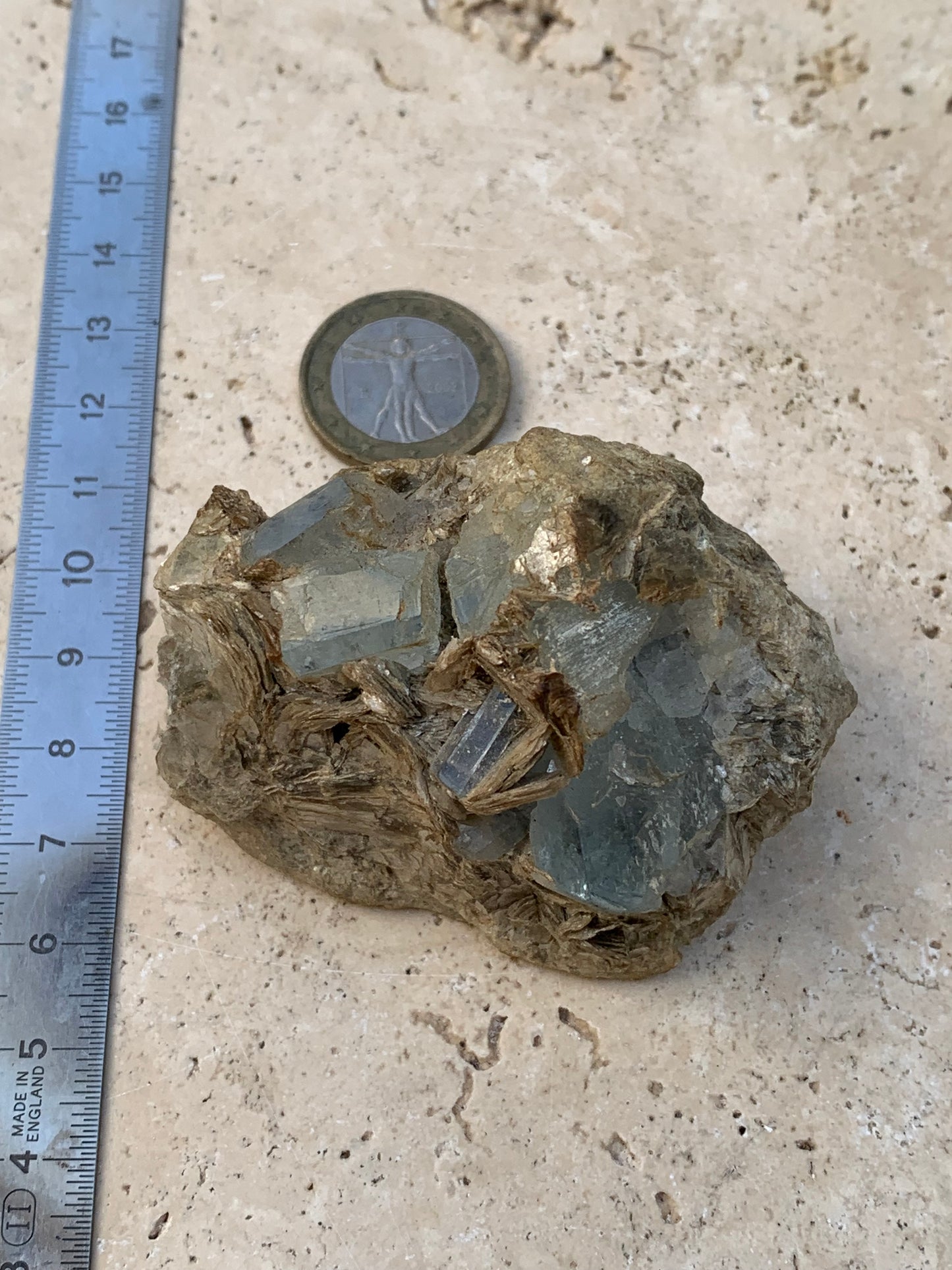 Aquamarine with Muscovite, superb piece of 66x48x43mm - 162.8 grams, 6 magnificent crystals on matrix!