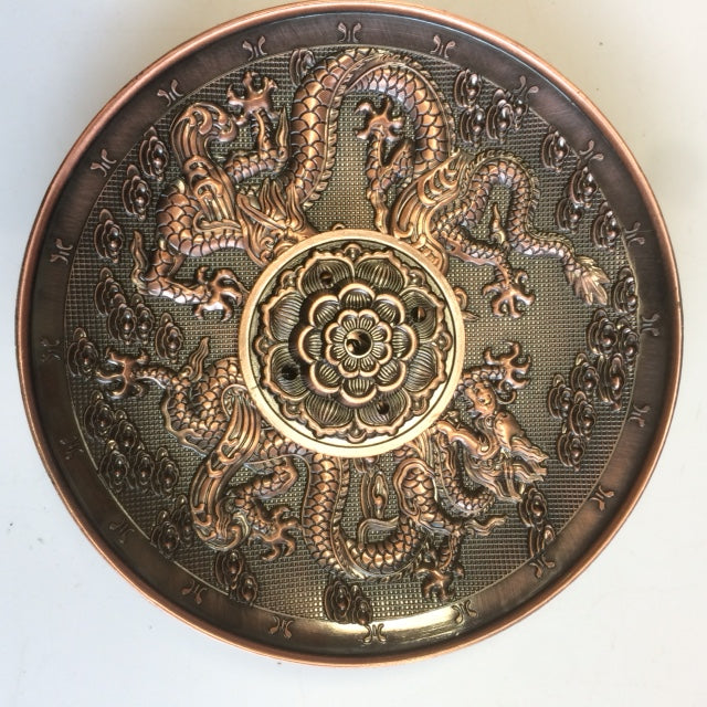Brûleur d’encens orné de dragons – Alliage de zinc non toxique et recyclable. Compatible encens tibétains & japonais. Pièce finement décorée !