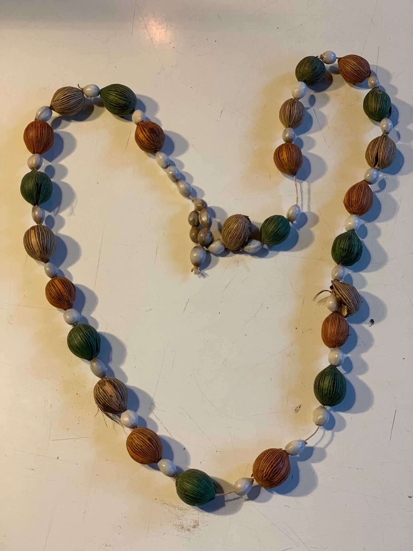 Peruvian necklace made of natural seeds, pearls of ± 8 to 20 mm - 74 cm. Superb piece!