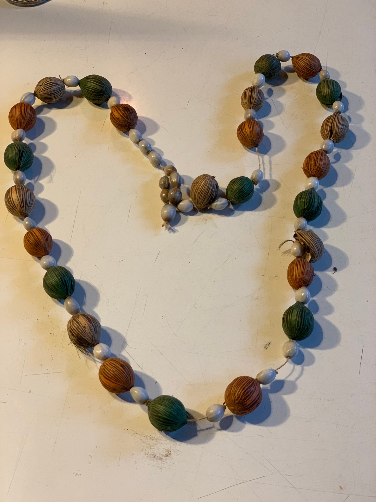 Peruvian necklace made of natural seeds, pearls of ± 8 to 20 mm - 74 cm. Superb piece!