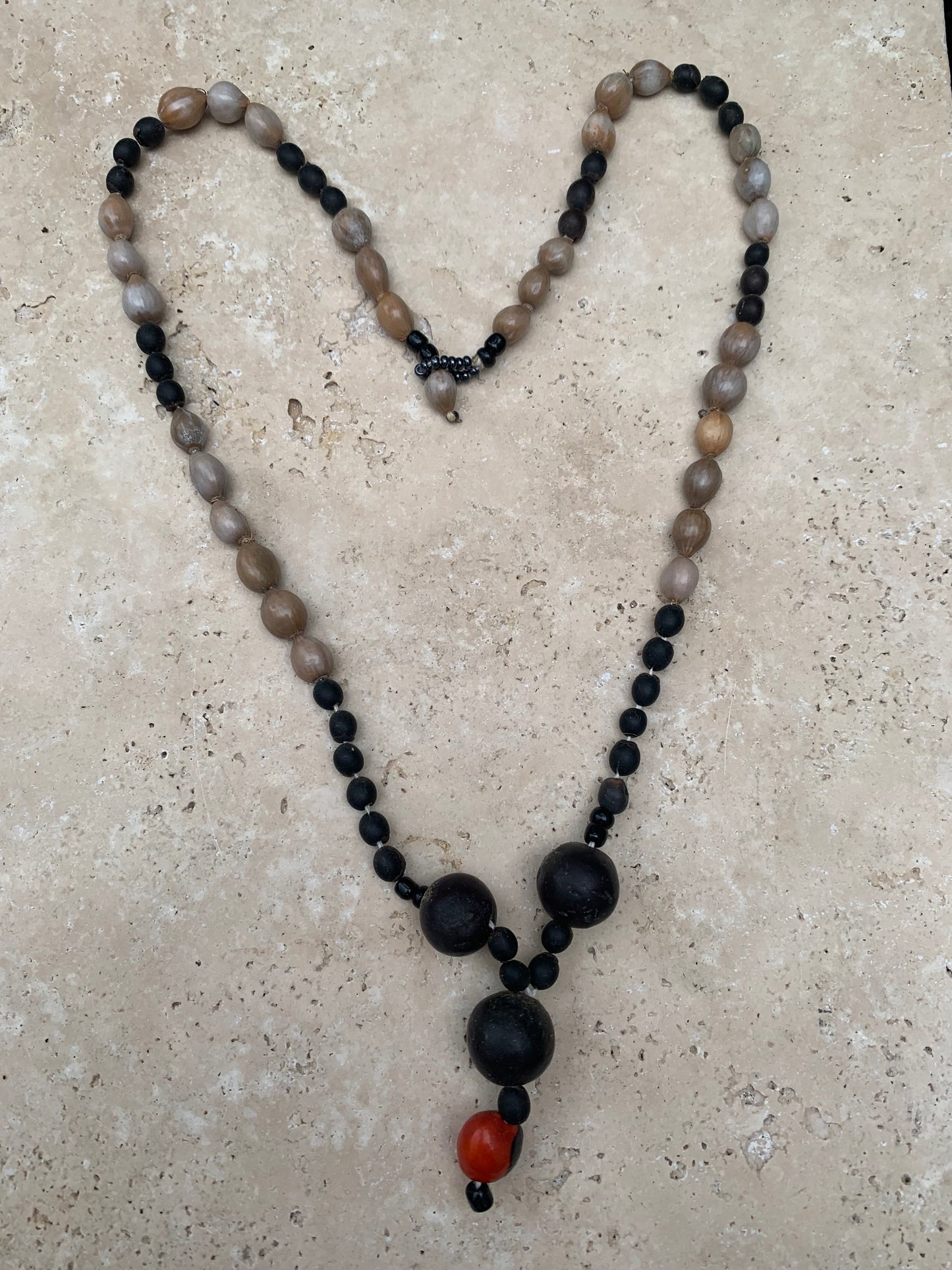Peruvian necklace made of natural seeds, pearls of ± 8 to 12 mm - 60 cm + 30 mm pendant!