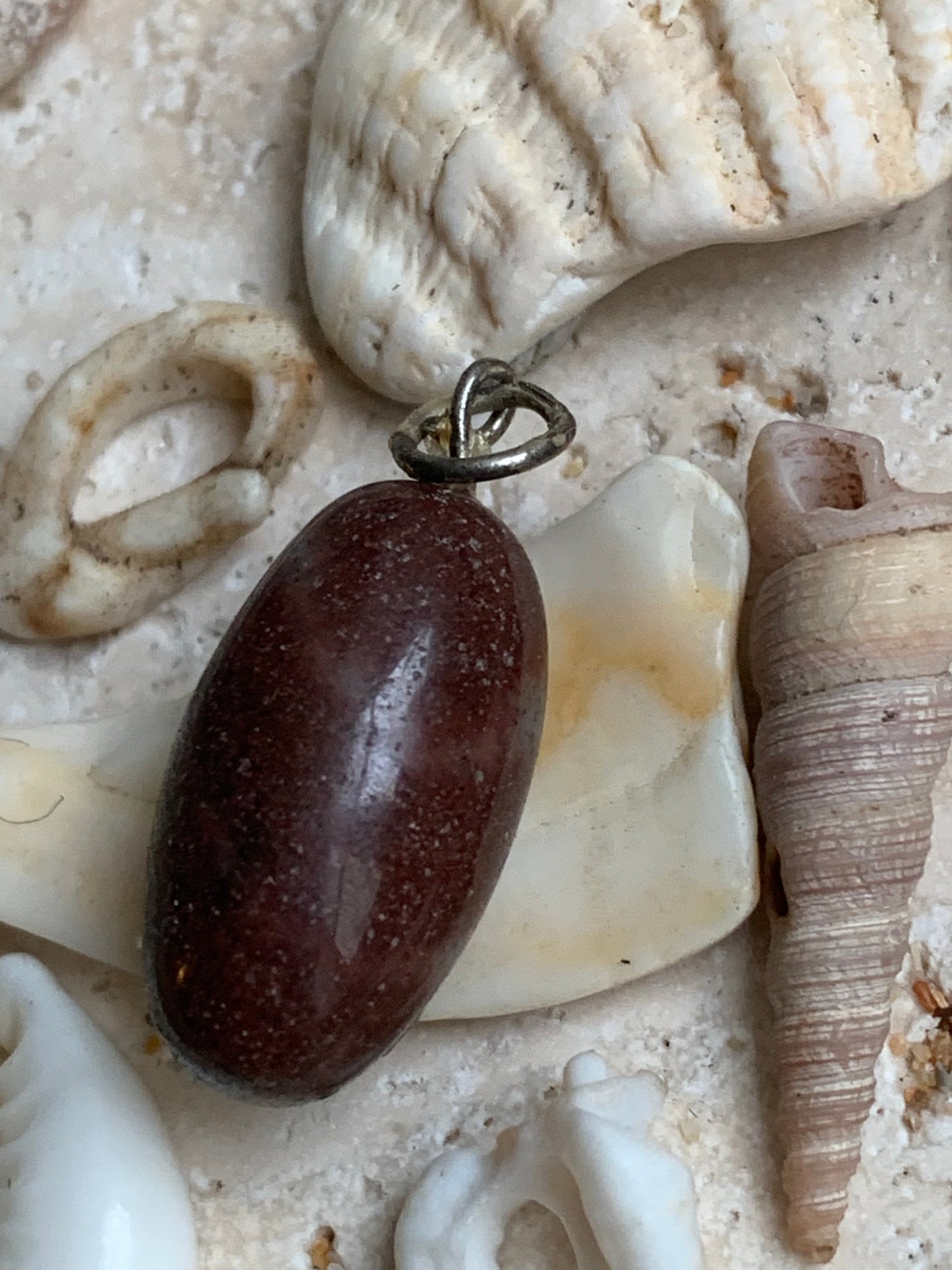 Shiva lingham, pendentif de 28mm x11 de diamètre. Fait sur Argent. Vendu avec cordon réglable de couleur noire !