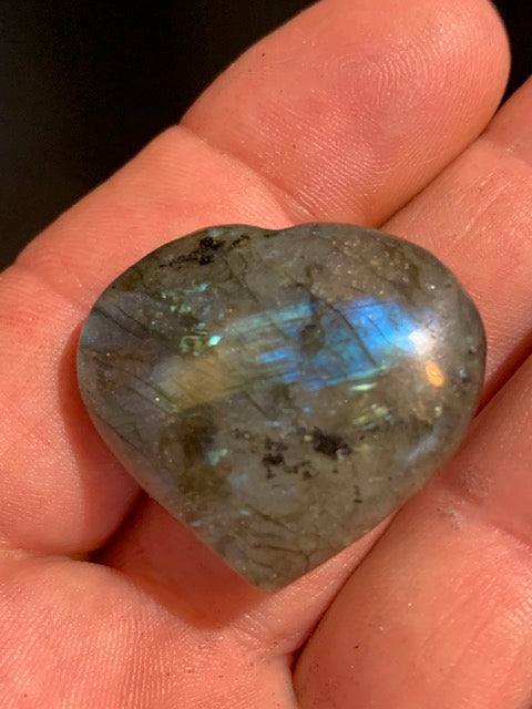 Coeur en labradorite de taille S : 3x3x1,5 cm - 20 gr.