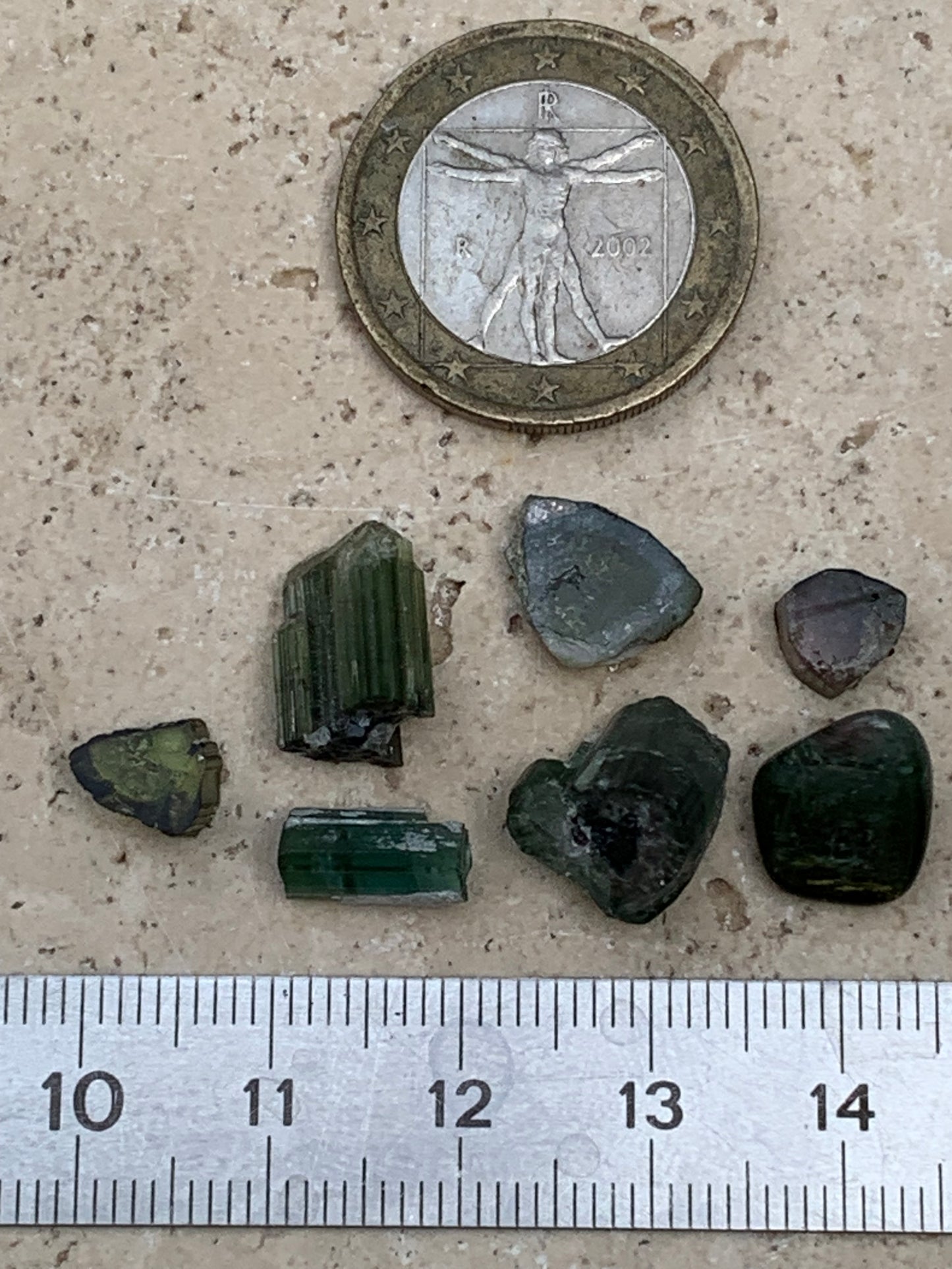 Tourmaline (Verdélite, Indicolite, Melon d'eau), lot de 7 pièces de 5 à 10 mm - 4,7 grammes.