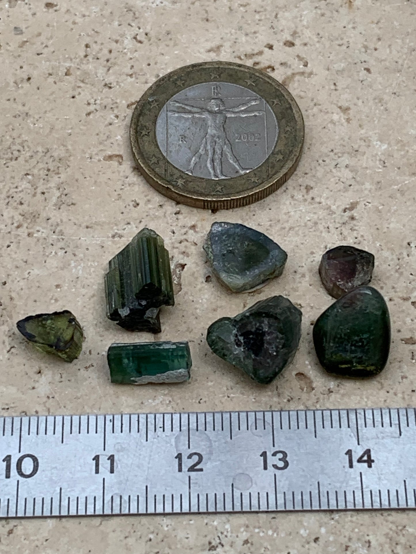 Tourmaline (Verdélite, Indicolite, Melon d'eau), lot de 7 pièces de 5 à 10 mm - 4,7 grammes.