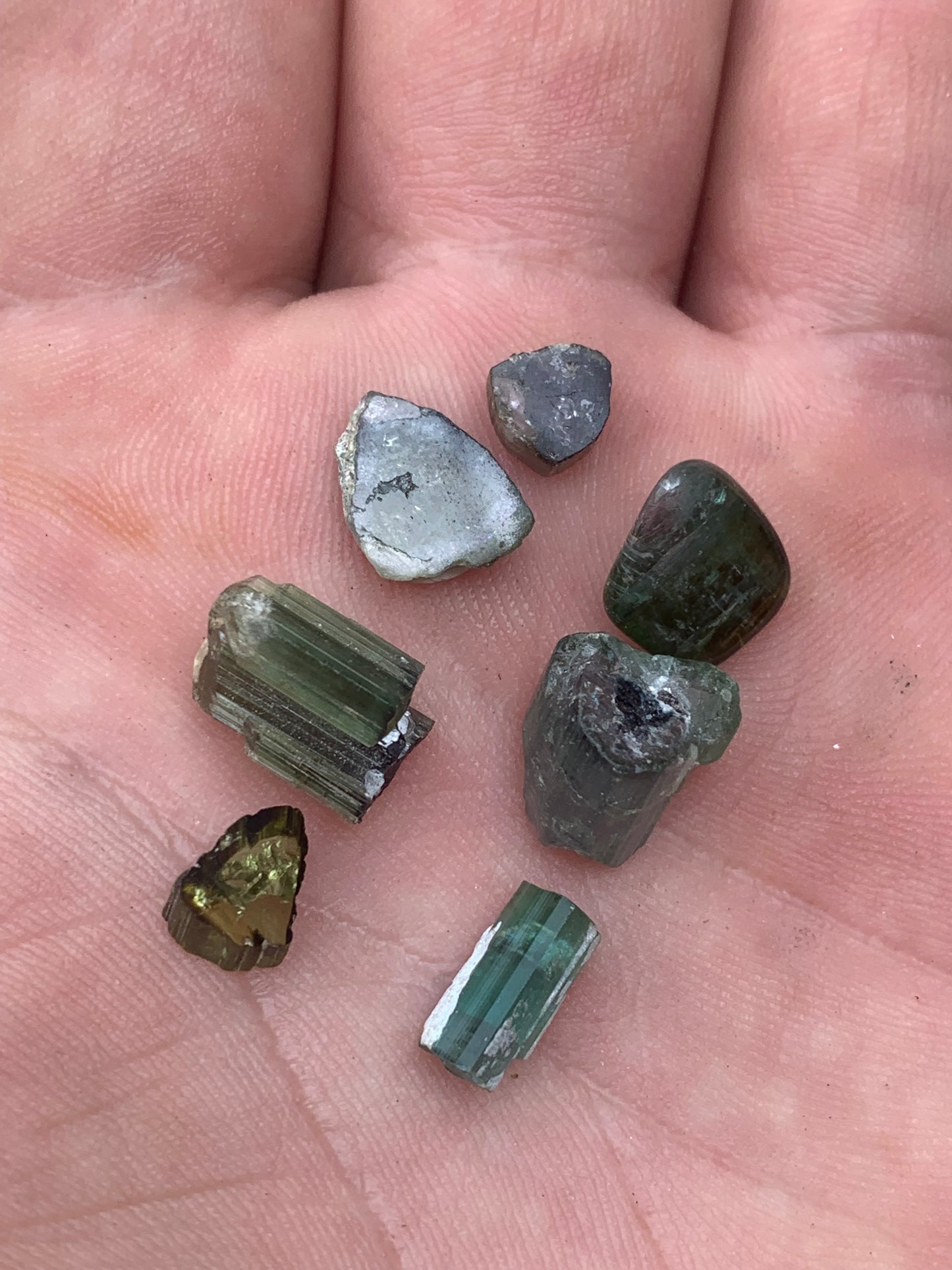 Tourmaline (Verdélite, Indicolite, Melon d'eau), lot de 7 pièces de 5 à 10 mm - 4,7 grammes.