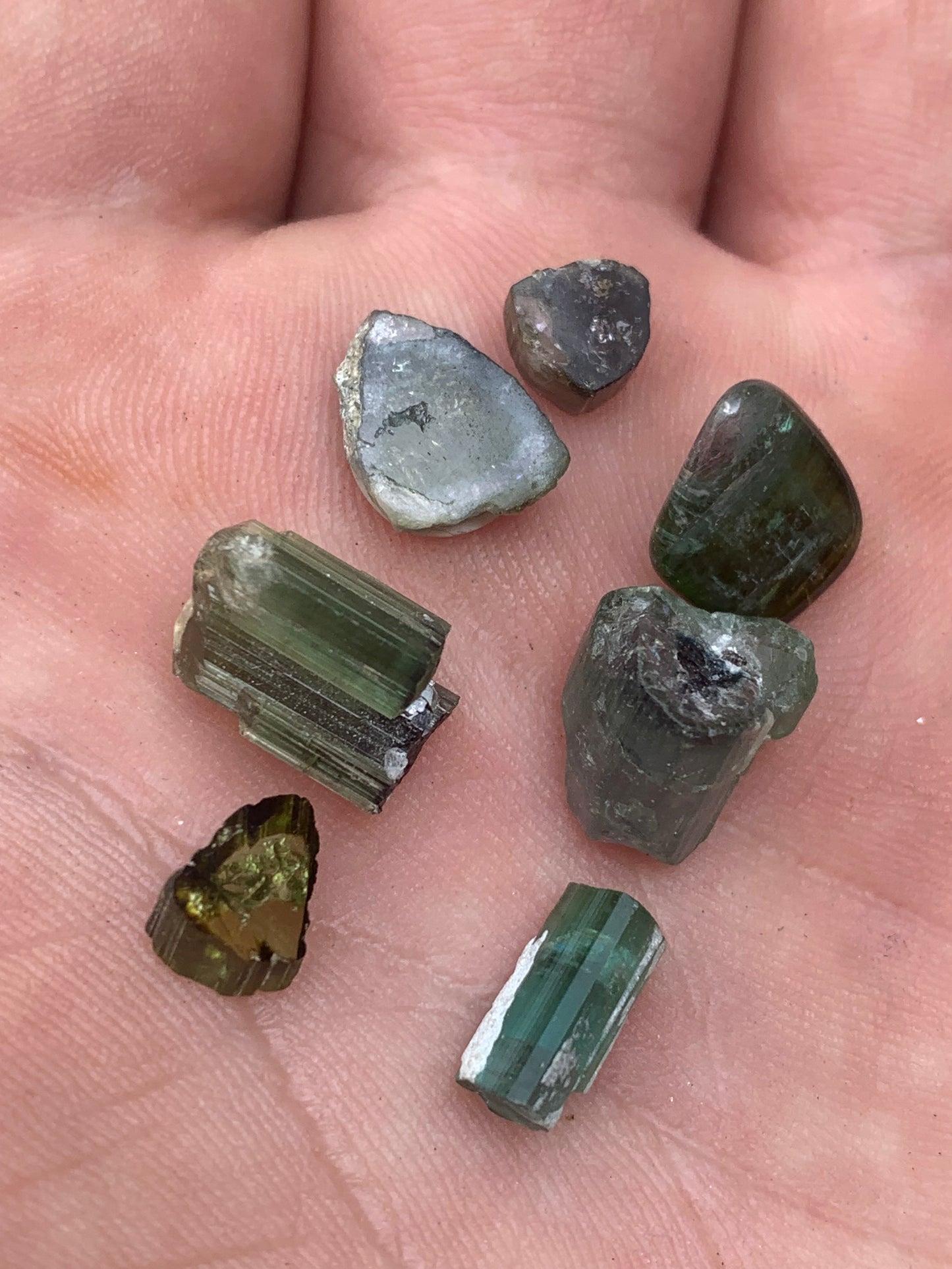 Tourmaline (Verdélite, Indicolite, Melon d'eau), lot de 7 pièces de 5 à 10 mm - 4,7 grammes.