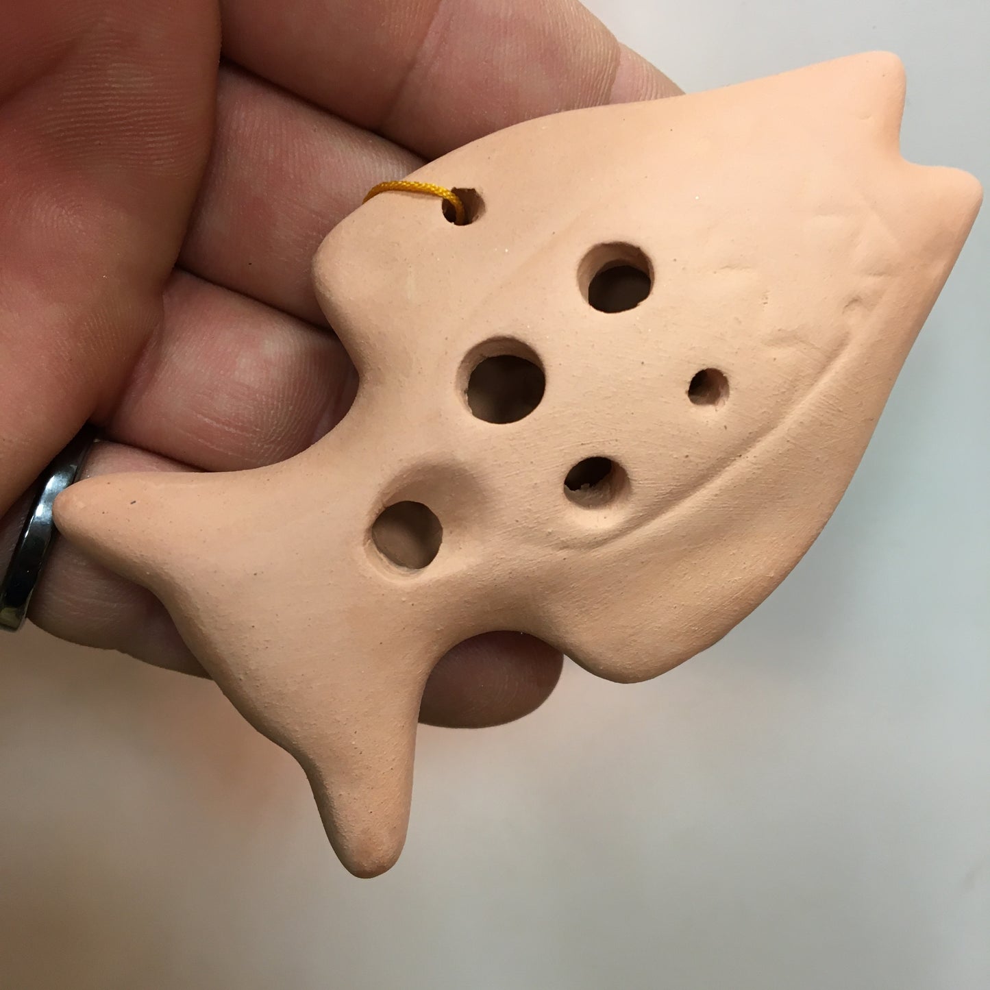 Ocarina en terre cuite, modèles au choix : dauphin, poisson, tortue... Superbes pièces faites au Pérou !