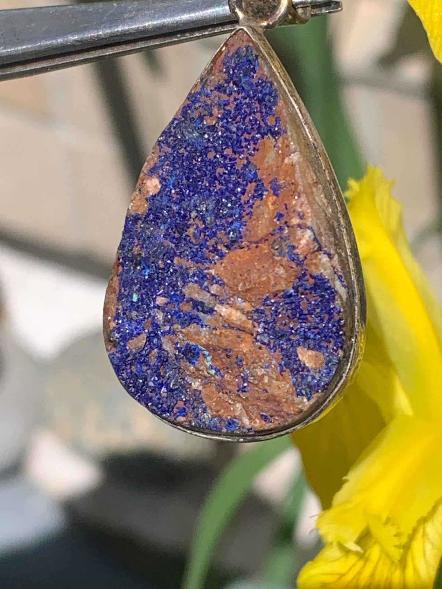 Azurite, pendentif en Argent de 46mm de hauteur x 22 de largeur x 9 d'épaisseur. Vendu avec cordon réglable de couleur noire offert !