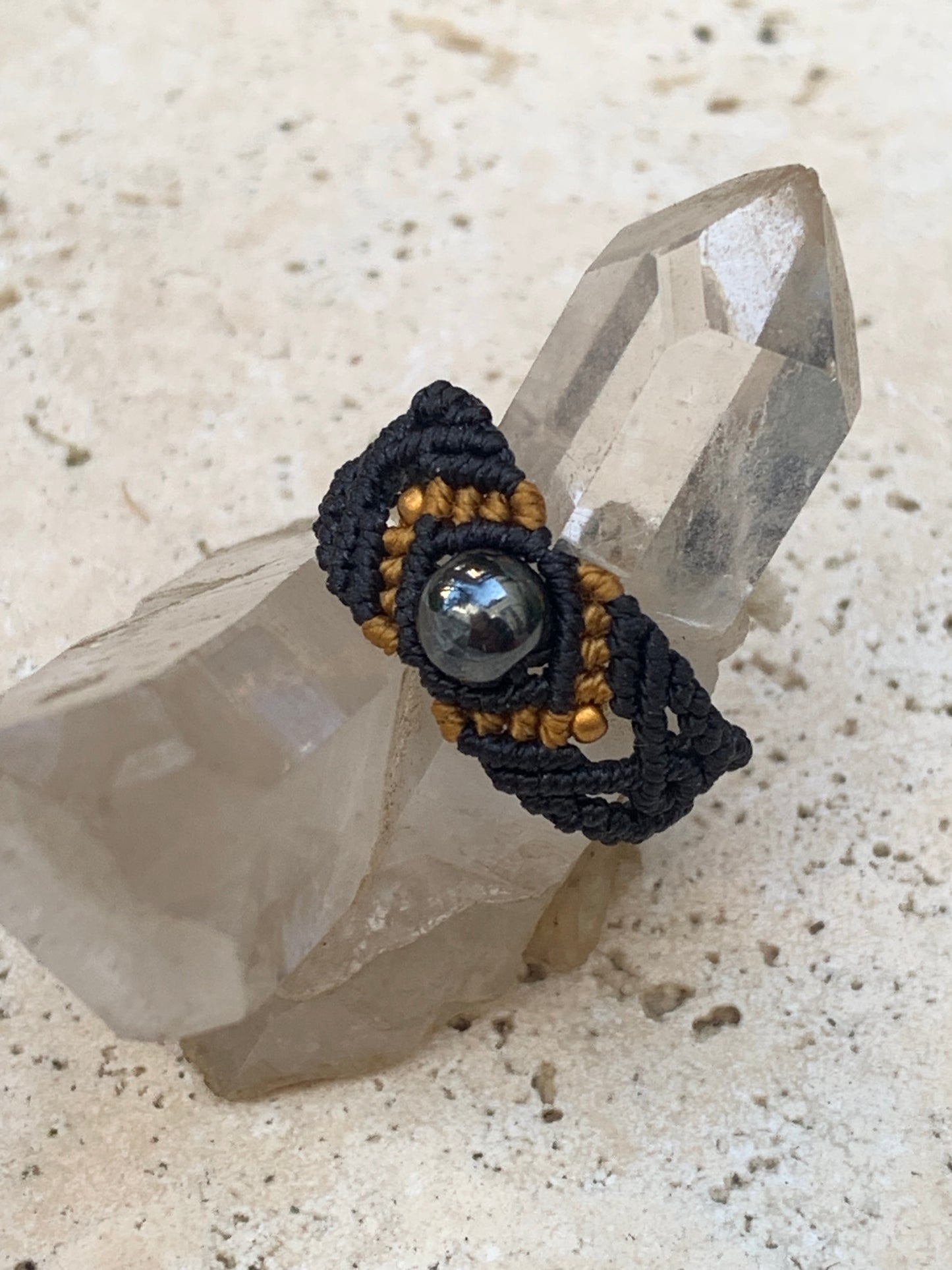 đ§” Bague fait main en coton rĂ©sistant et perles AAA â Taille au choix, finitions soignĂ©es et sur mesure !