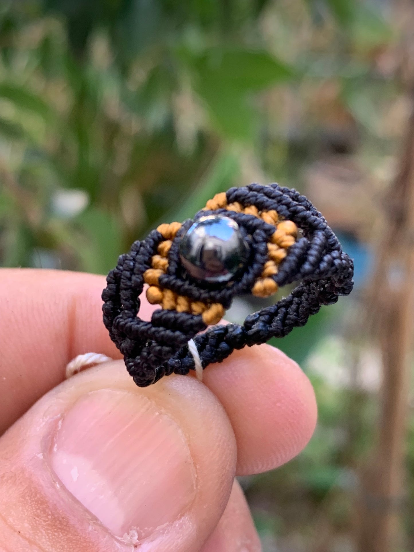 đ§” Bague fait main en coton rĂ©sistant et perles AAA â Taille au choix, finitions soignĂ©es et sur mesure !