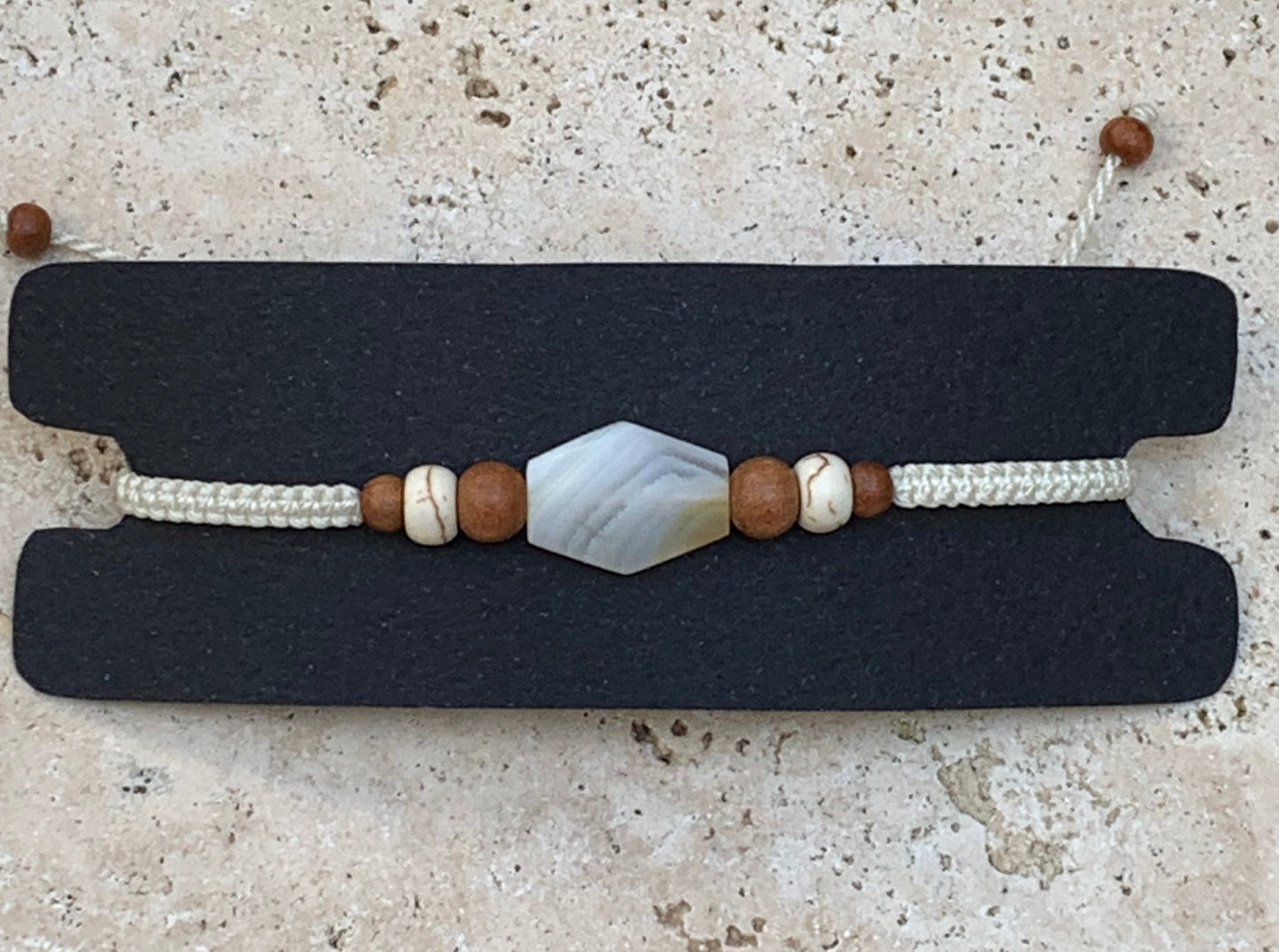 đ§” Bracelet fait main en coton tressĂ© et pierre naturelle â CrĂ©ation unique CrĂ©atipik