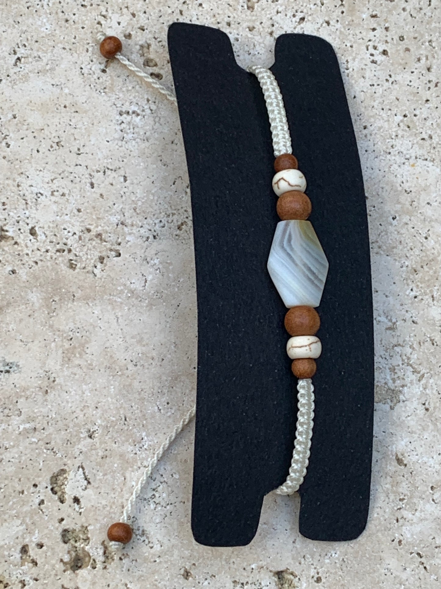 đ§” Bracelet fait main en coton tressĂ© et pierre naturelle â CrĂ©ation unique CrĂ©atipik