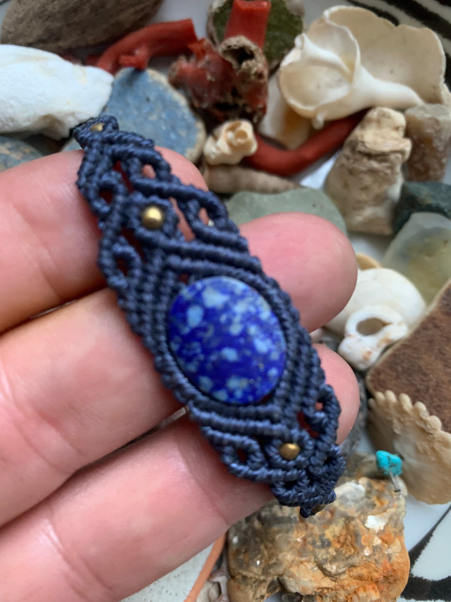 🧵 Bracelet fait main en coton tressé et pierre naturelle en lapis lazuli – Création unique Créatipik