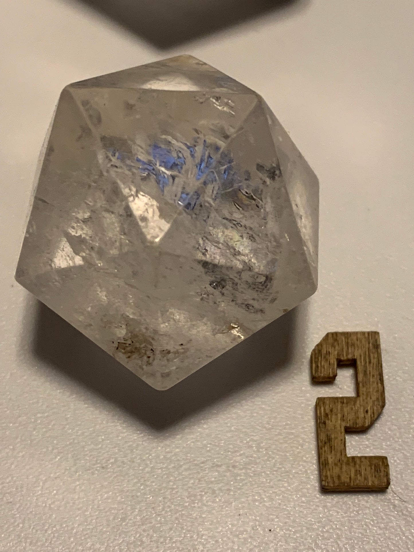 Icosaèdre en cristal de roche, un des 5 Solides de Platon, taille S à XL. Modèles au choix - Vente à l'unité. ± 2 à 6 cm. Qualité A à AAA !
