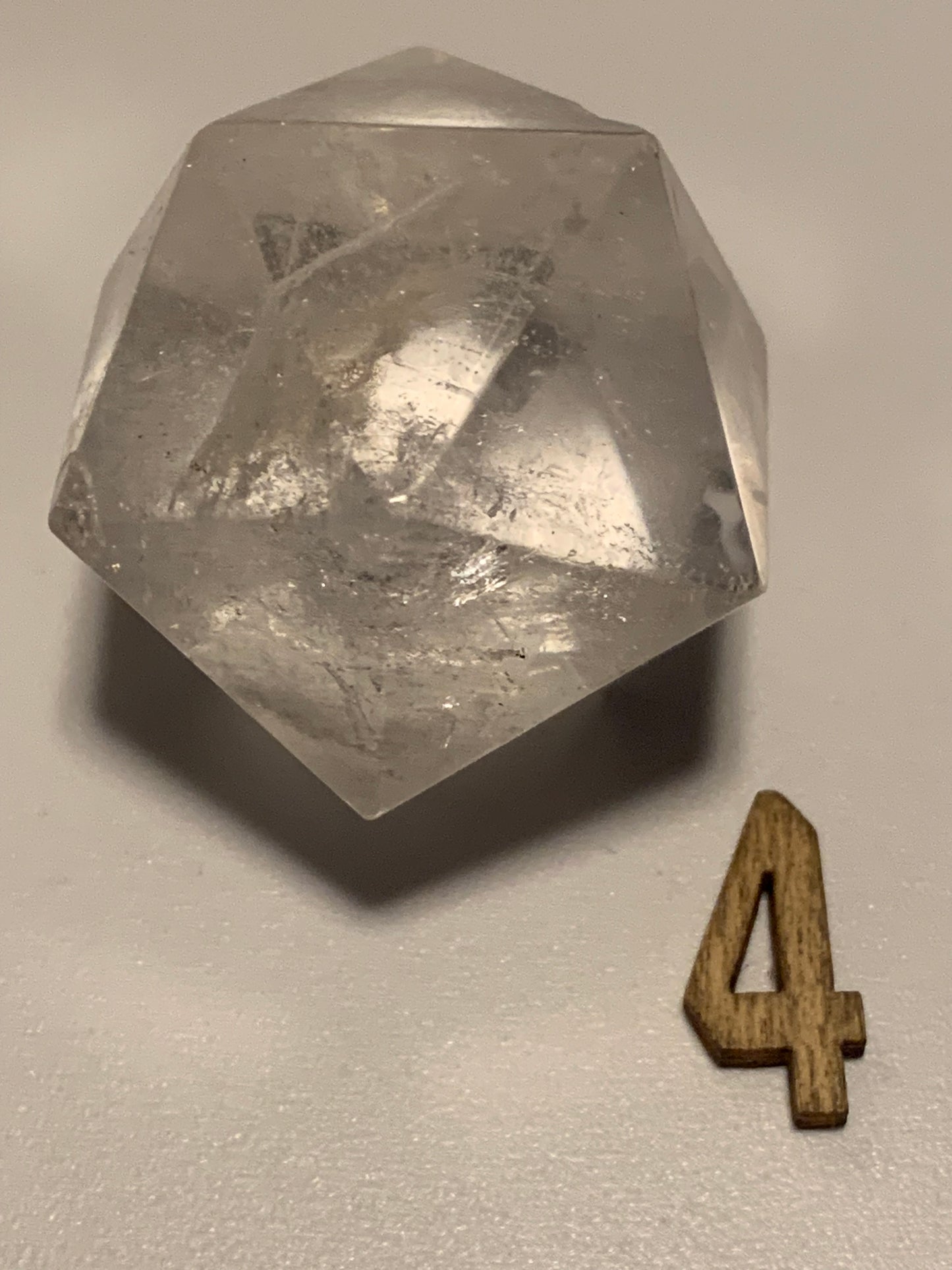 Icosaèdre en cristal de roche, un des 5 Solides de Platon, taille S à XL. Modèles au choix - Vente à l'unité. ± 2 à 6 cm. Qualité A à AAA !