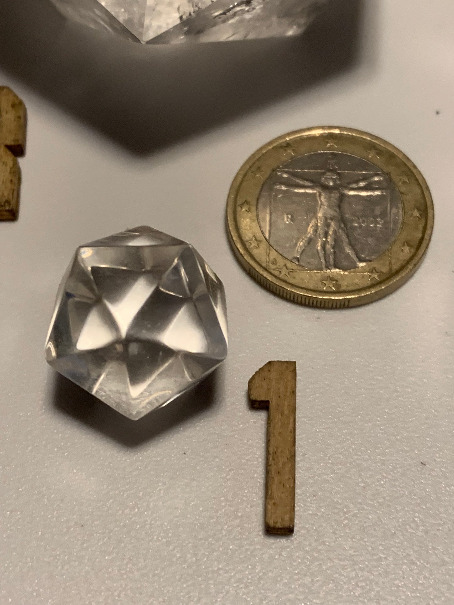 Icosaèdre en cristal de roche, un des 5 Solides de Platon, taille S à XL. Modèles au choix - Vente à l'unité. ± 2 à 6 cm. Qualité A à AAA !