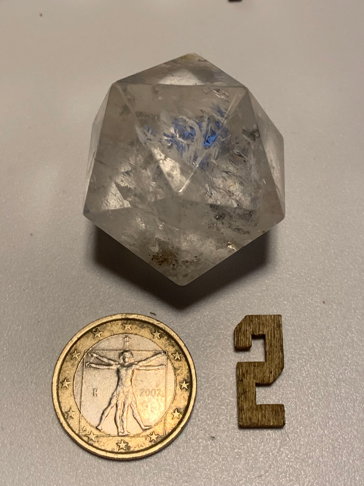 Icosaèdre en cristal de roche, un des 5 Solides de Platon, taille S à XL. Modèles au choix - Vente à l'unité. ± 2 à 6 cm. Qualité A à AAA !