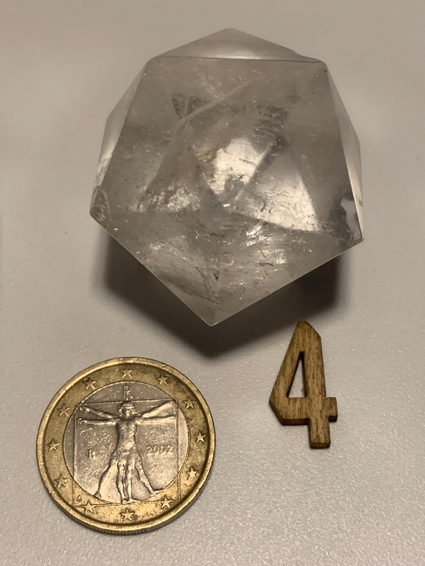 Icosaèdre en cristal de roche, un des 5 Solides de Platon, taille S à XL. Modèles au choix - Vente à l'unité. ± 2 à 6 cm. Qualité A à AAA !