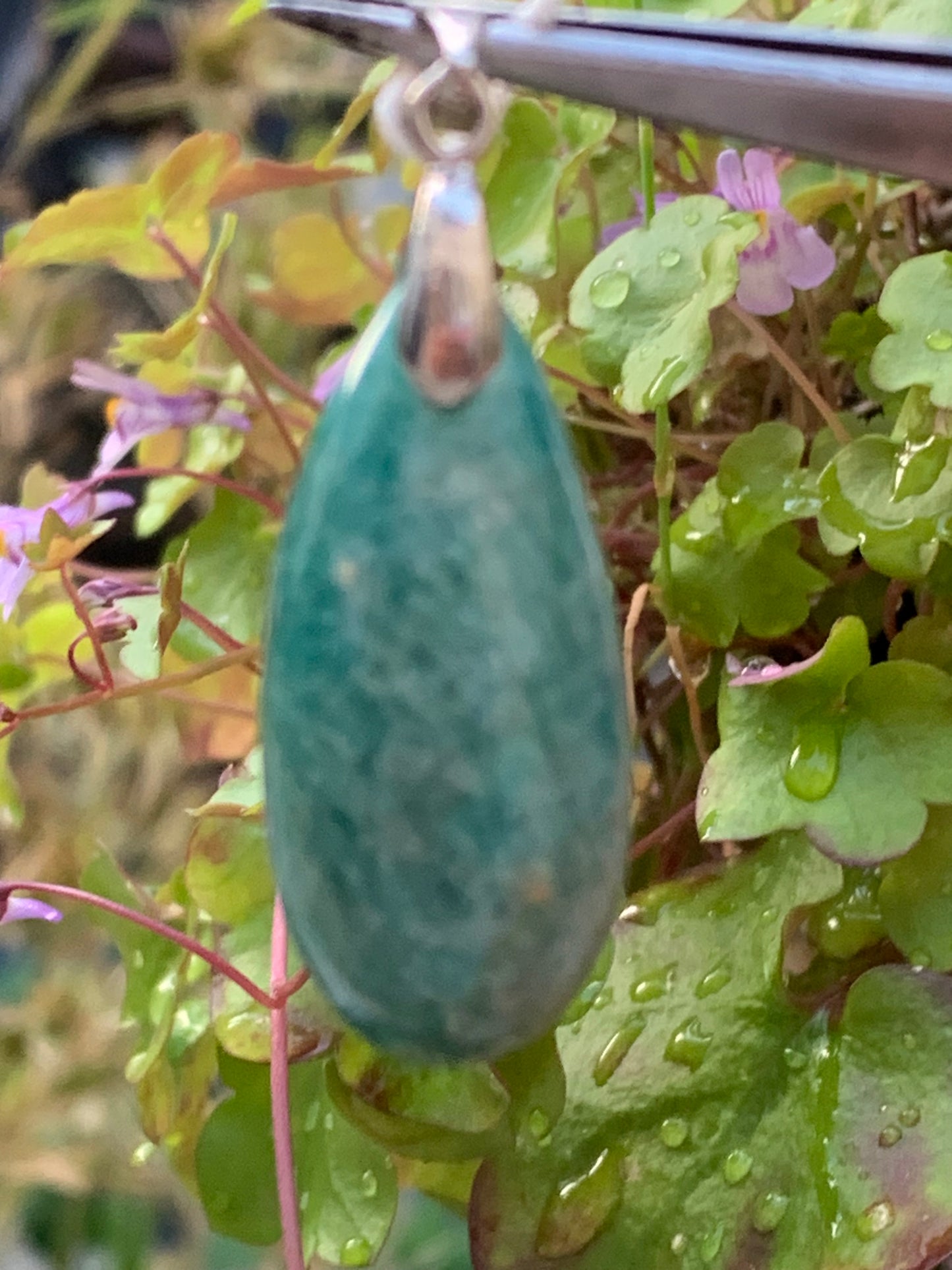 Amazonite, pendentif de 45mm de hauteur x 16 de largeur x 16 d'épaisseur. Vendu avec cordon réglable de couleur noire offert !
