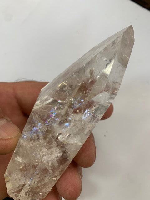Cristal de roche, pointe bi-déterminée naturelle de 130 x 45 x 30 mm - 230 gr.