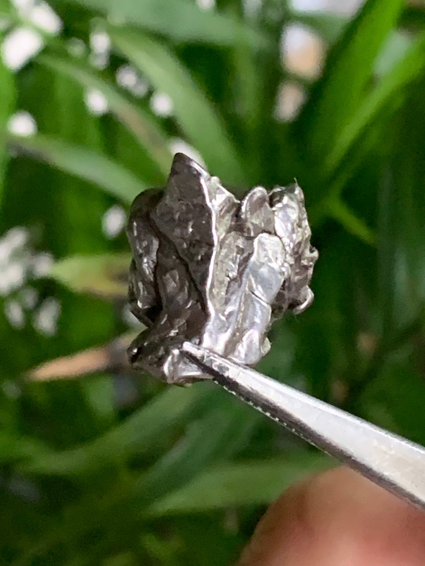 Météorite Campo Del Cielo d'Argentine de 19x19x14 mm - 9,1 gr. Très belle qualité, morceau entier et compact !