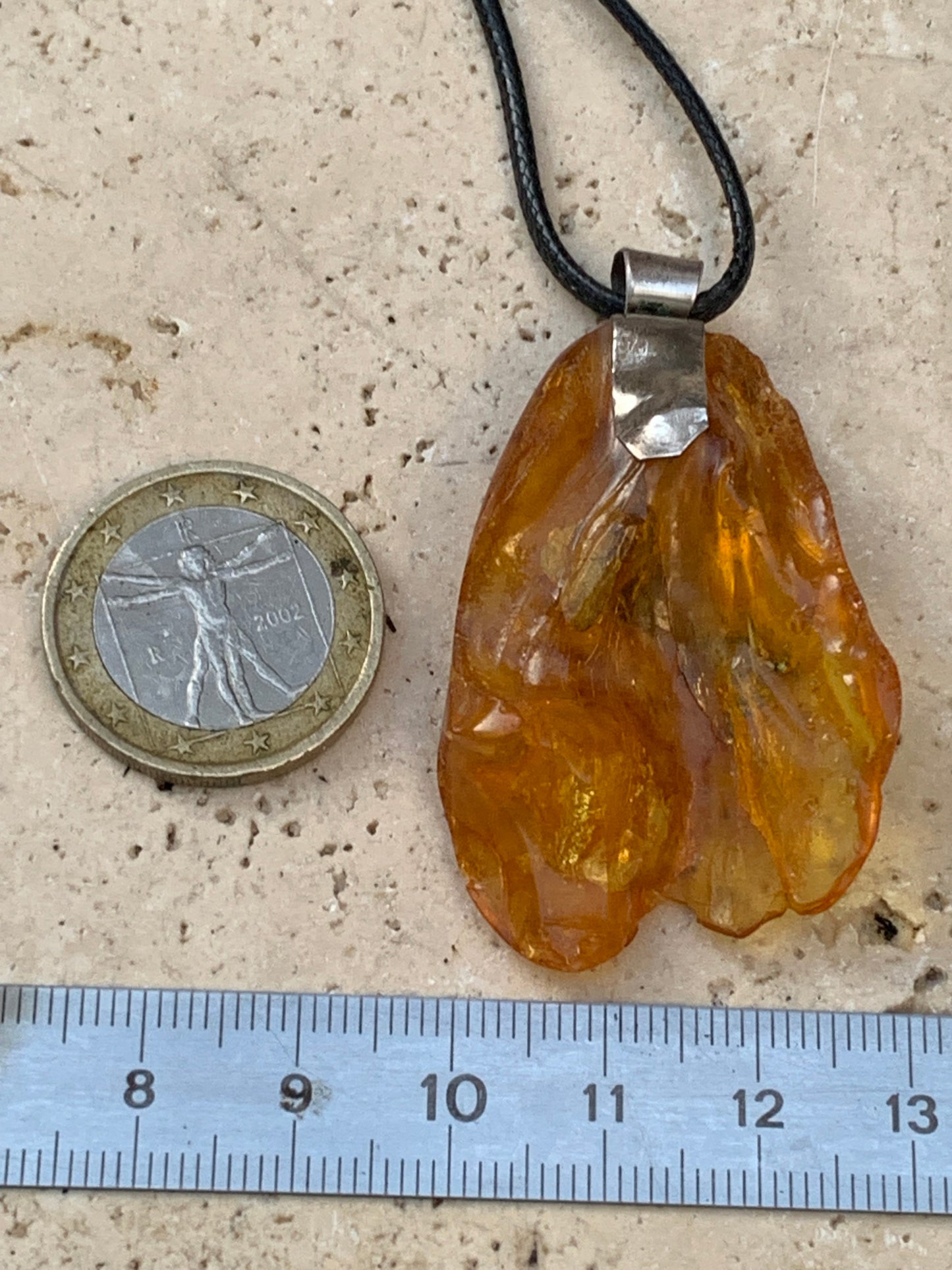 Ambre, pendentif en Argent, galet naturel poli de 52x30x10 millimètres, vendu avec cordon coulissant (réglable), en cuir noir de 40 à 70 centimètres !