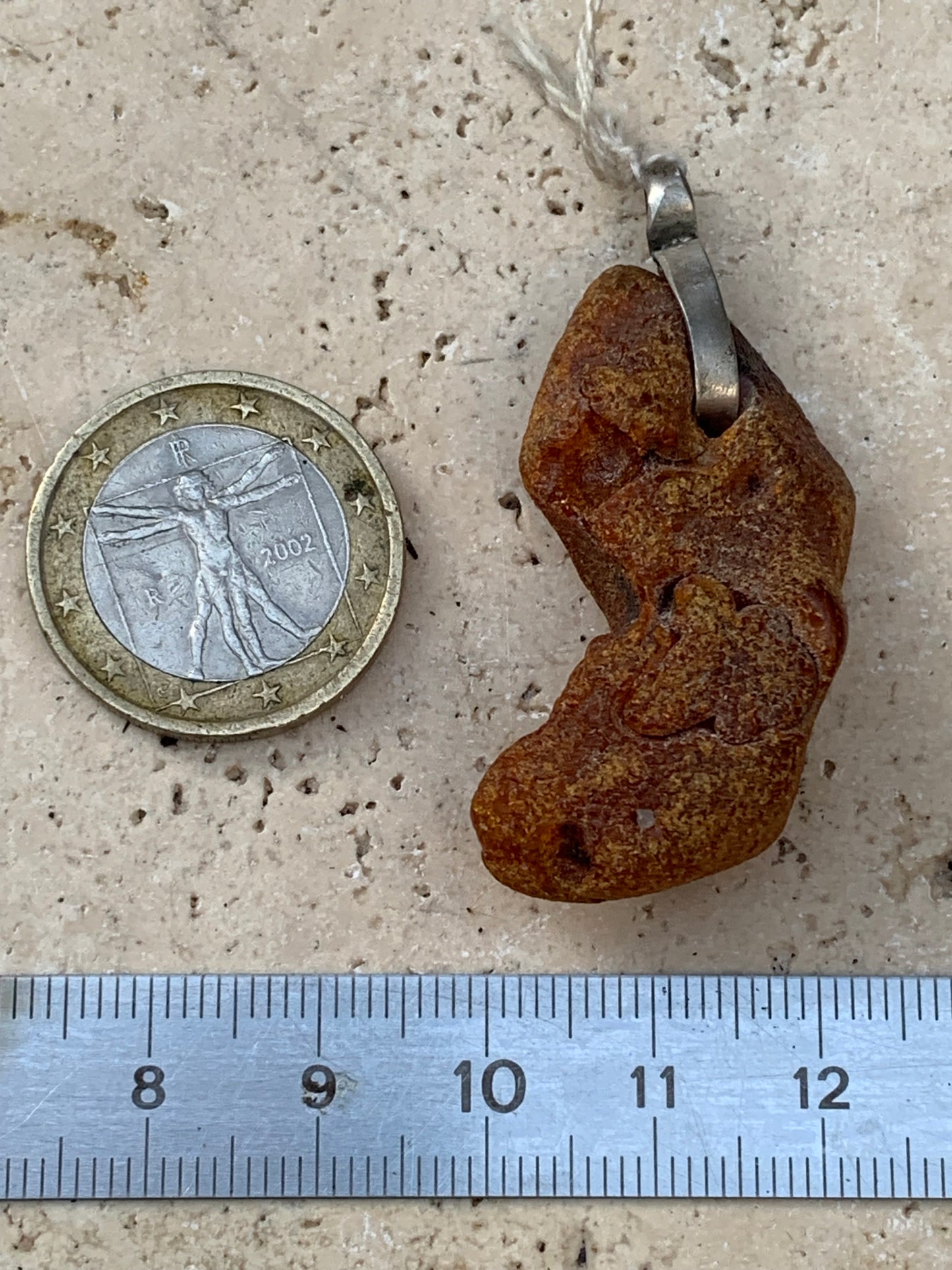 Ambre, pendentif en Argent, galet naturel poli de 50x20x14 millimètres, vendu avec cordon coulissant (réglable), en cuir noir de 40 à 70 centimètres !