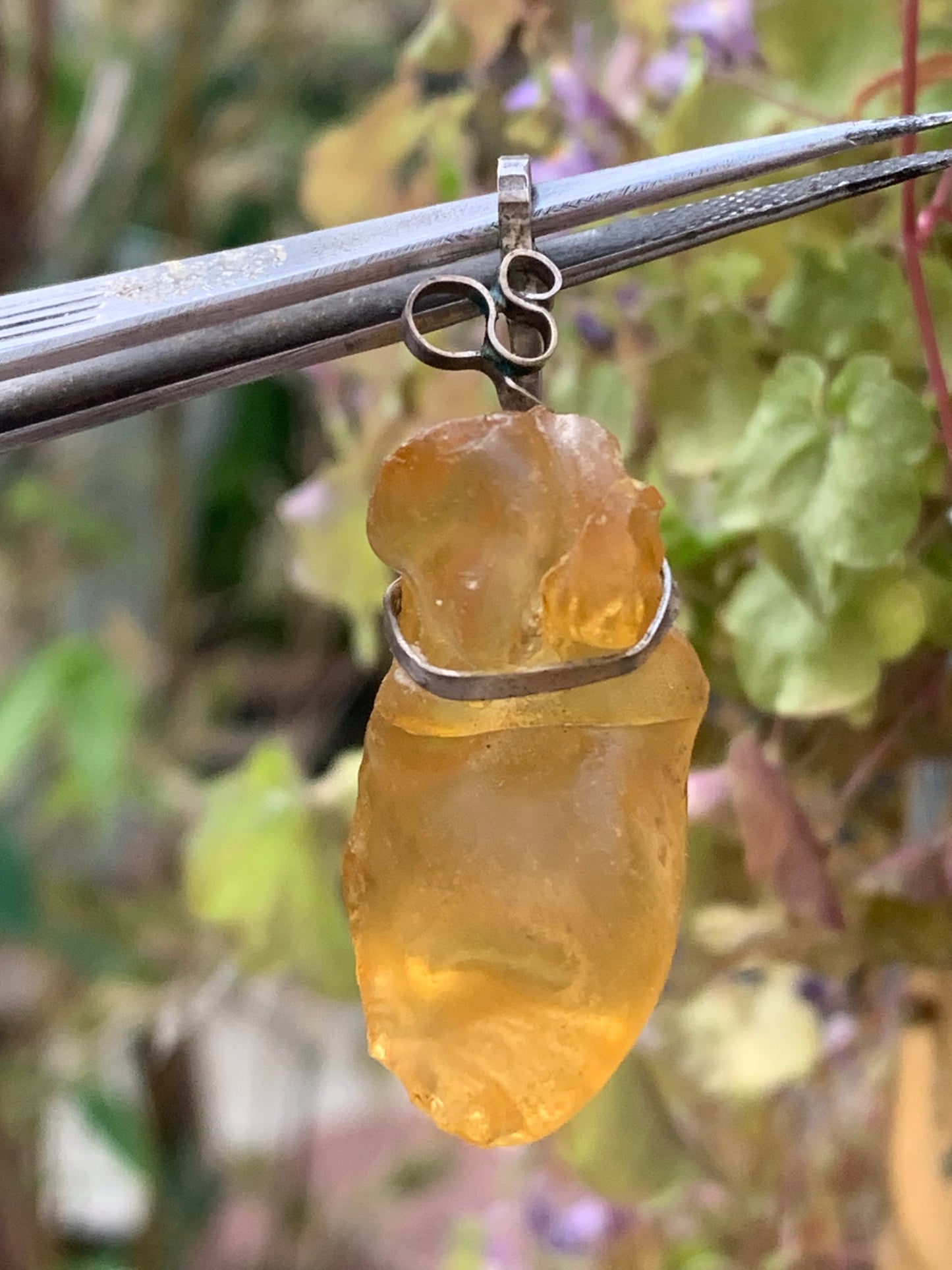 Ambre, pendentif en Argent de 45x15x15 millimètres, vendu avec cordon coulissant (réglable), en cuir noir de 40 à 70 centimètres !