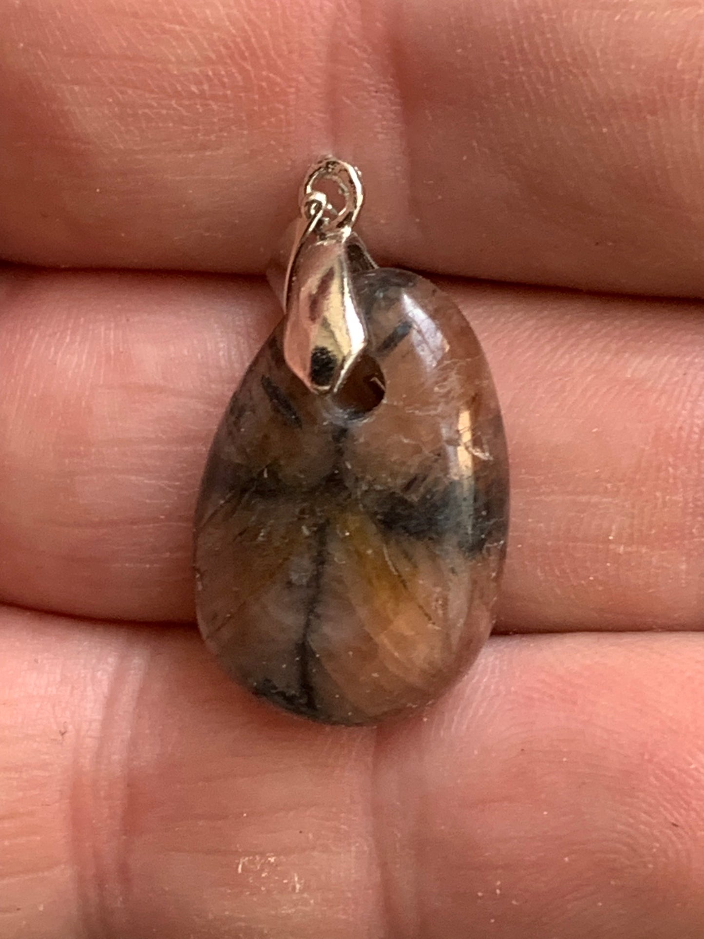 Chiastolite/ Andalousite, pendentif de 33 millimètres x18x7. Vendu avec ou sans cordon noir et réglable de 60 cm !