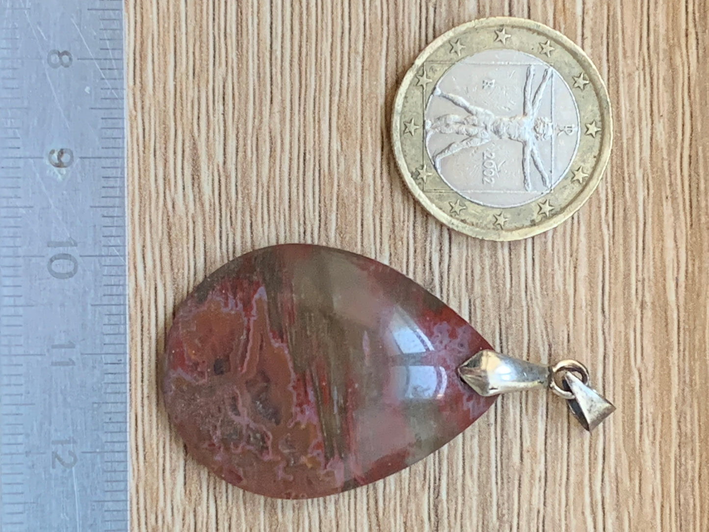 Bois fossilisé/ pétrifié, pendentif en cabochon de 48x26x7 millimètres, vendu avec cordon coulissant (réglable) marron de 40 à 70 centimètres !