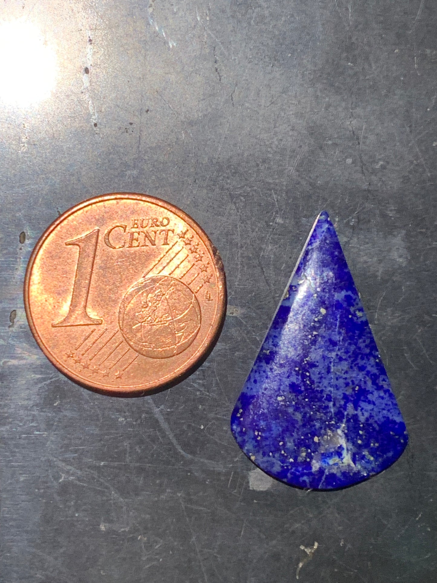 Lapis lazuli, cabochon de 23 mm x 14 x 3 - 5,5 carats. Parfait en bijouterie, collection ,exposition...