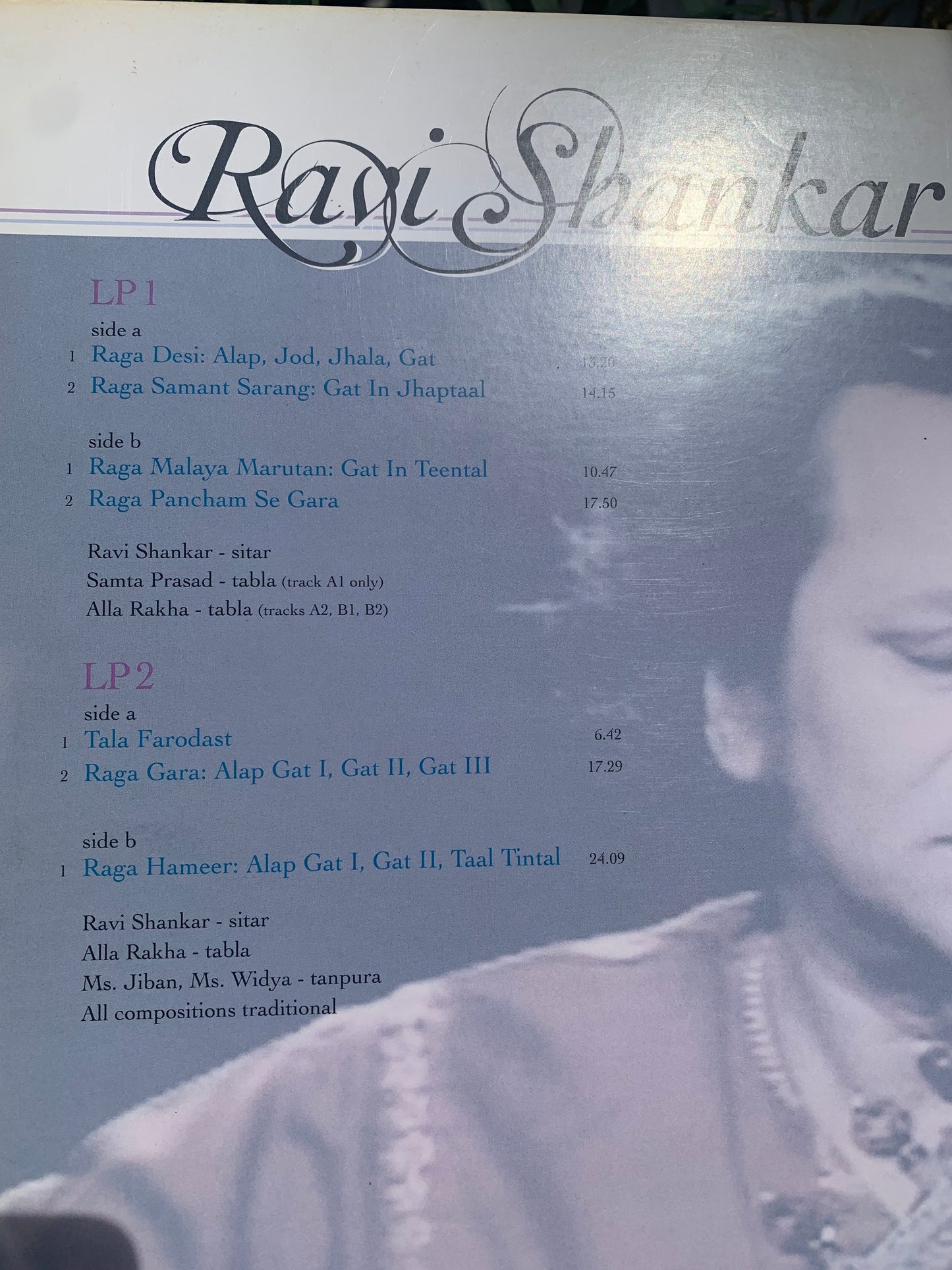 Disque vinyle - Artiste : Ravi Shankar – Ragas- Label : Vinyl Passion. Double album, 'Chant religieux Hindouiste/ Ragas' !
