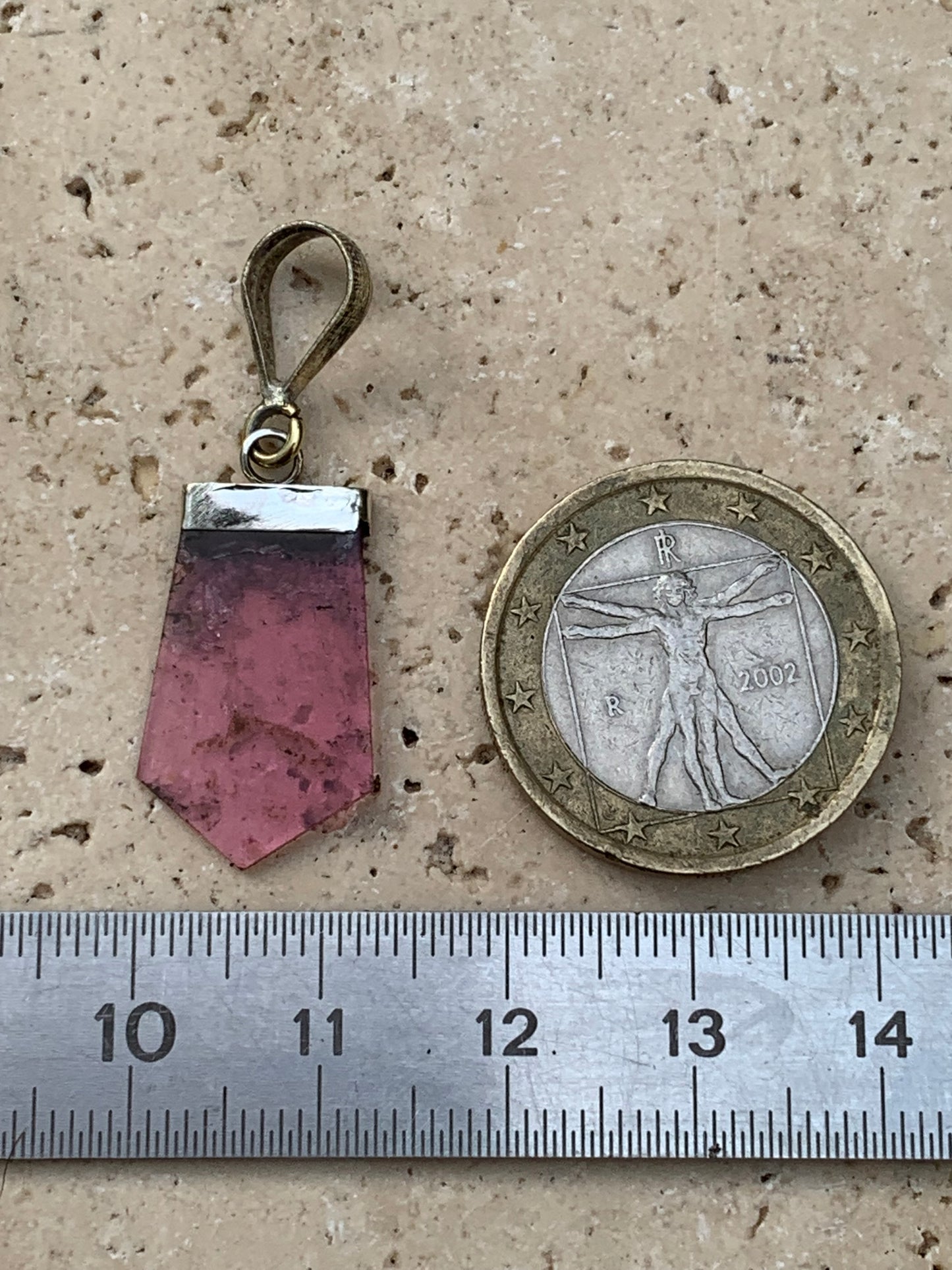 Tourmaline melon d'eau/ pastèque, pendentif en Argent de 36mm de hauteur x 14 de largeur x 2. Vendu avec cordon réglable de couleur noire !