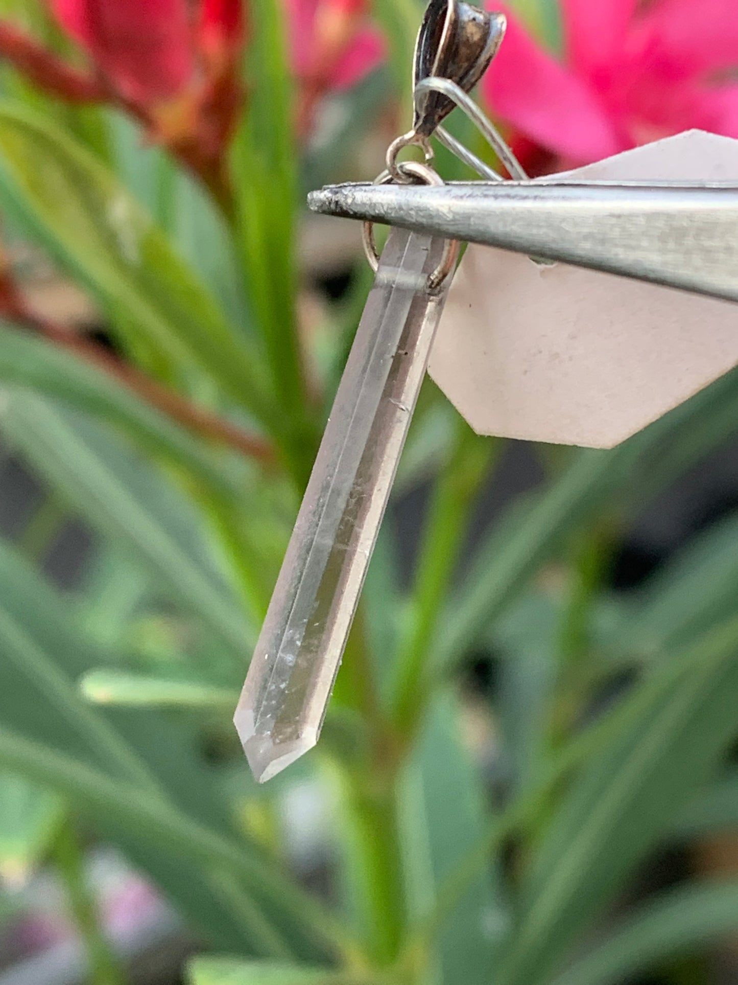 Tourmaline melon d'eau ! Pièce en Argent fait par Gem & Zen de 38mm de hauteur x4 de largeur x4. Vendu avec cordon réglable de couleur noire !
