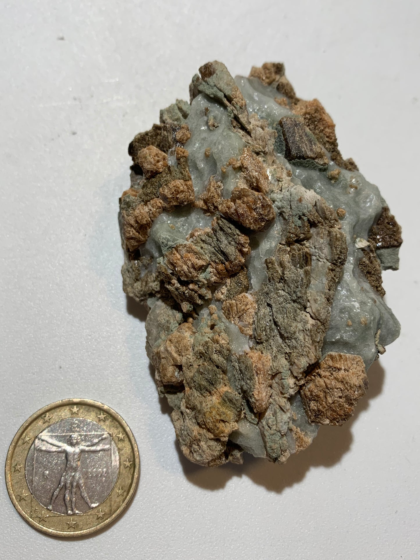 Grenat Grossulaire - Superbe spécimen brut de 60 mm x 51 x 33 - 97 gr. !